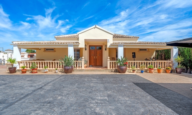 Country estate - Resale - Almoradí - Las Heredades