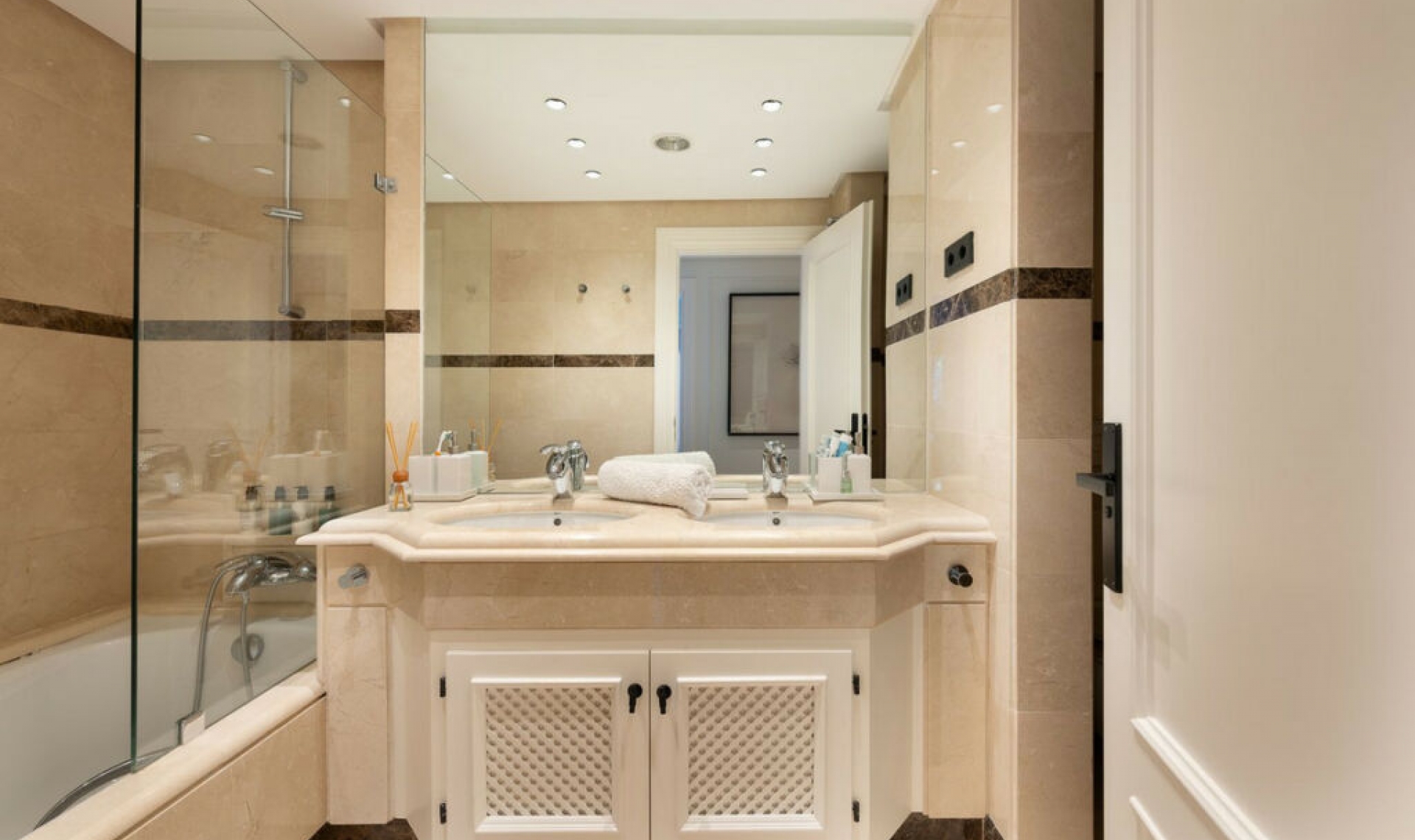 Další prodej - Apartment -
Aloha