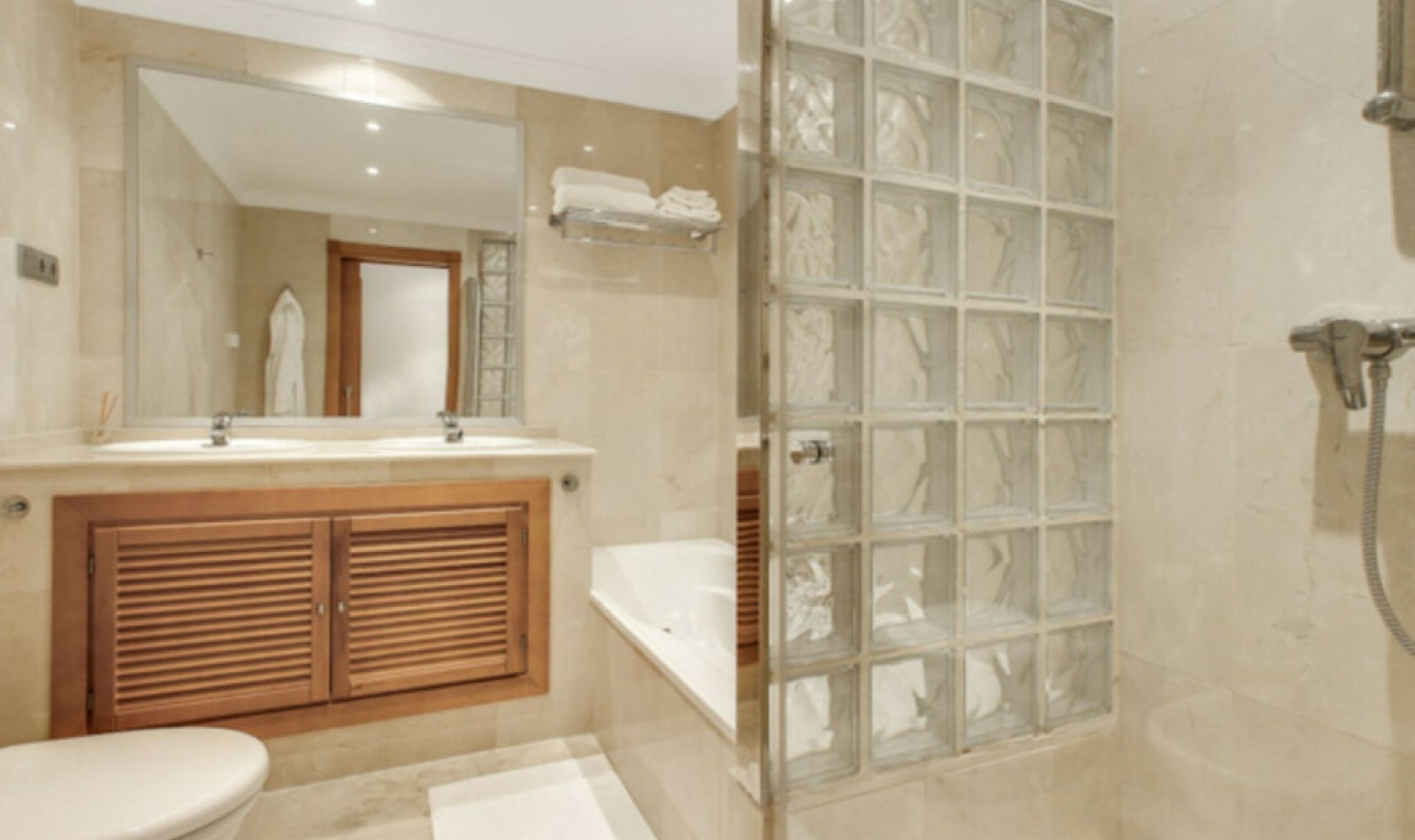 Další prodej - Apartment -
Aloha