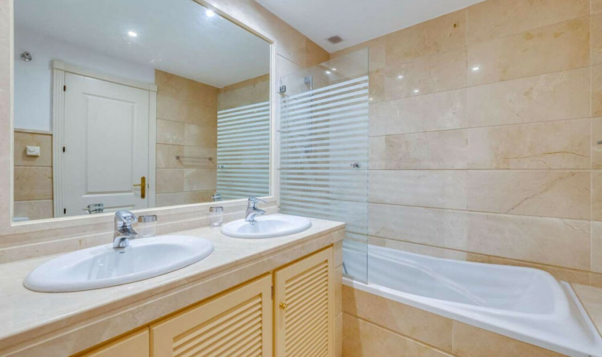 Další prodej - Apartment -
Aloha