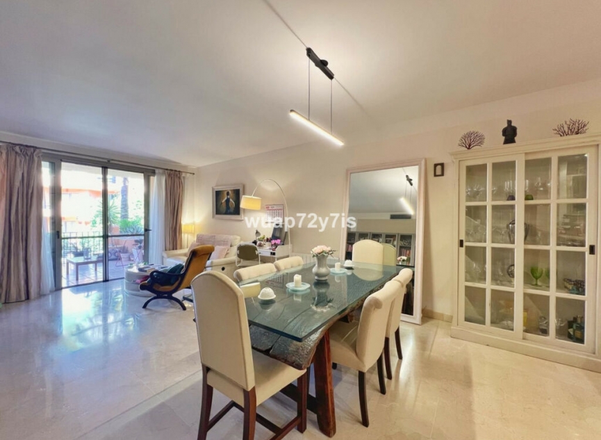 Další prodej - Apartment -
Bel Air