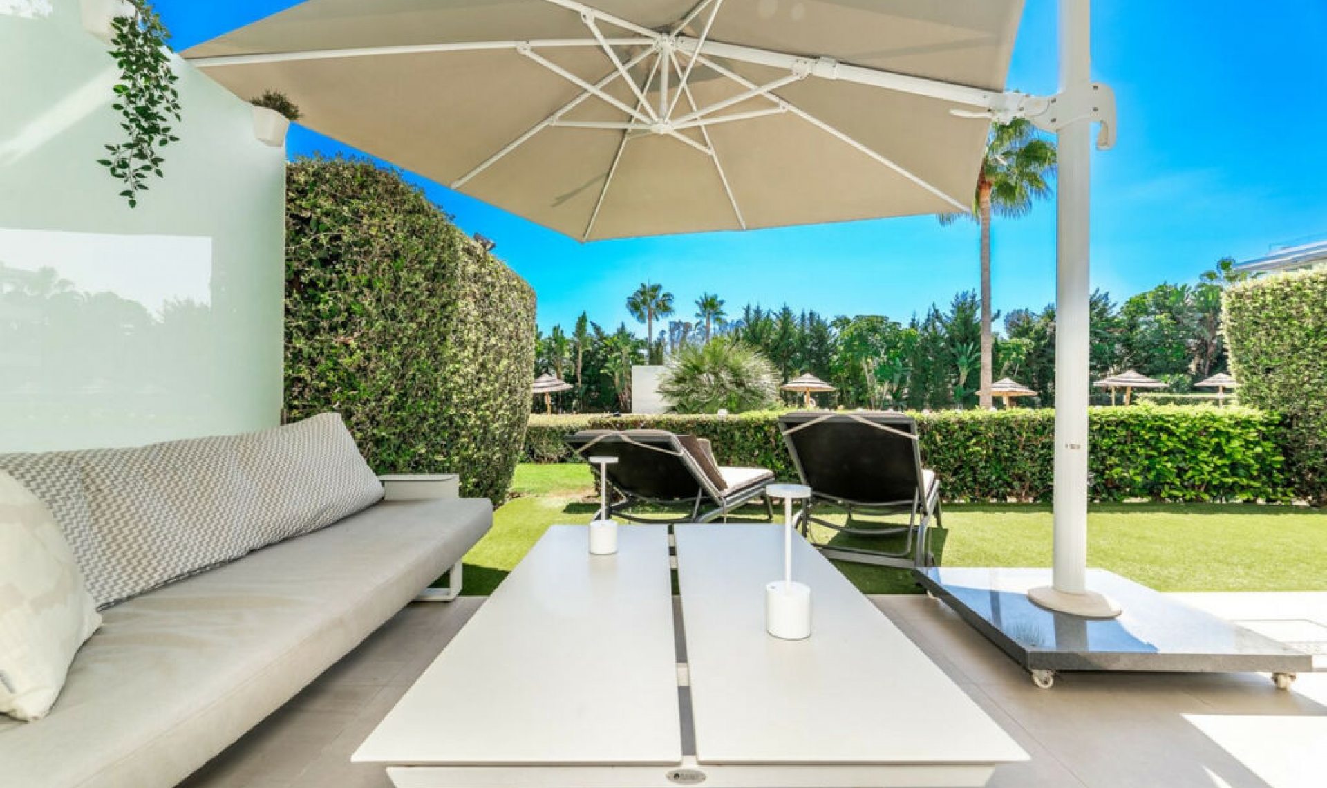 Další prodej - Apartment -
Bel Air