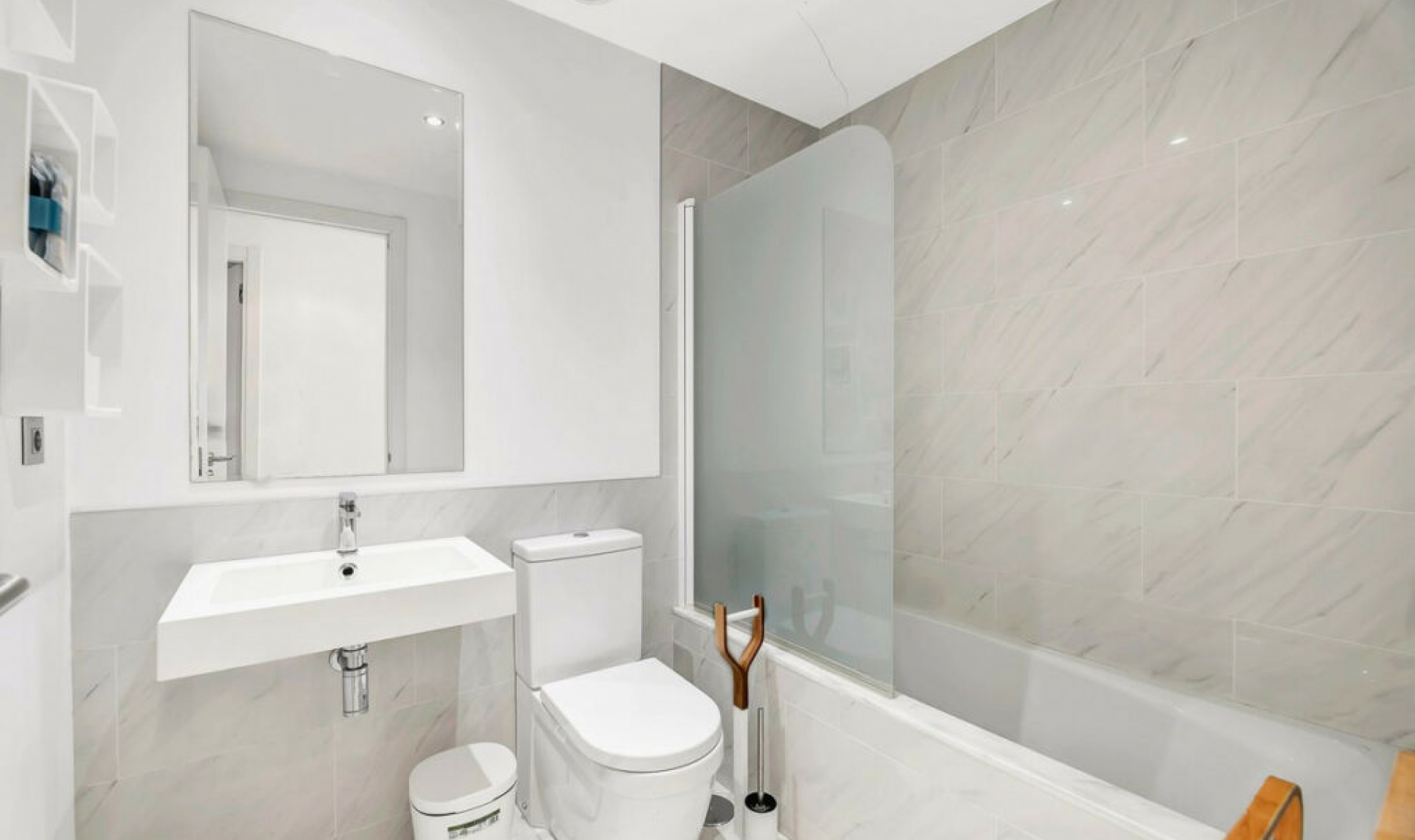 Další prodej - Apartment -
Bel Air