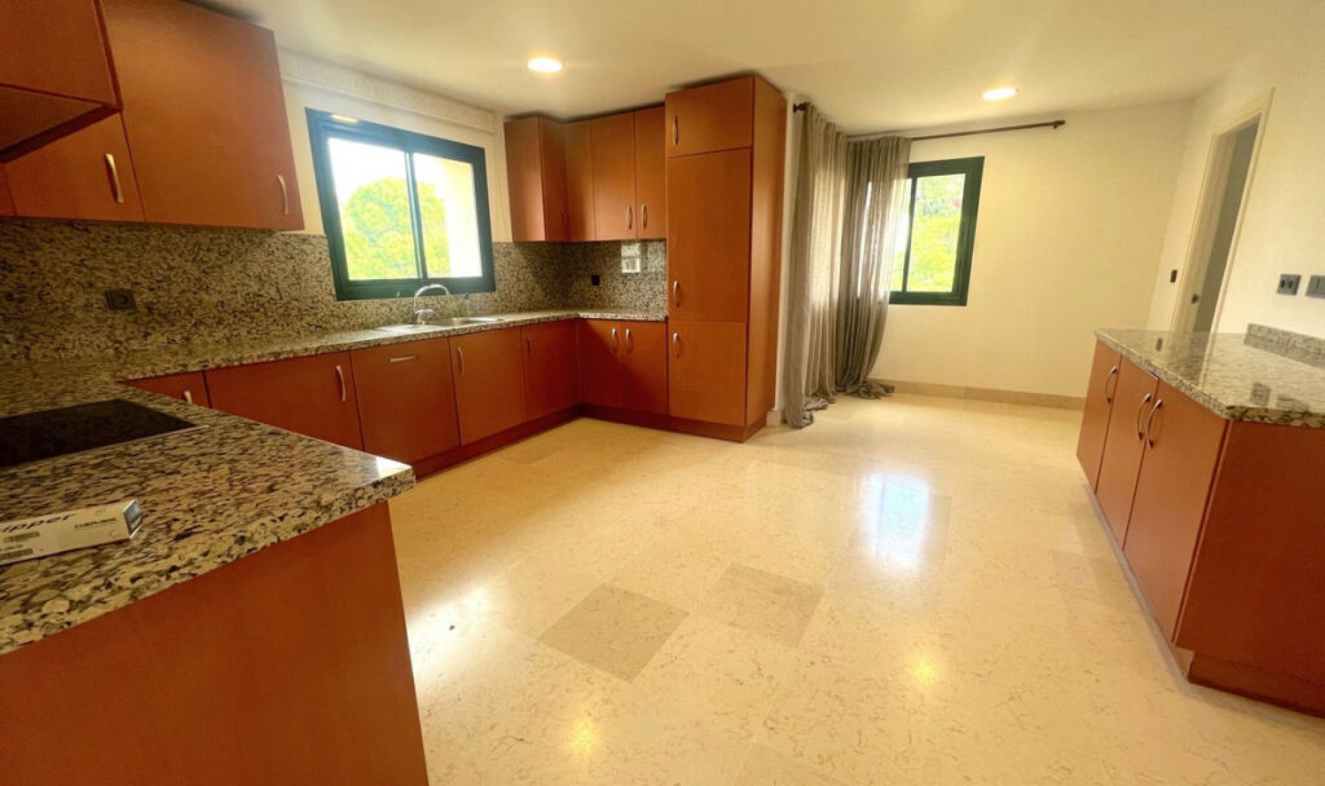 Další prodej - Apartment -
Benahavís