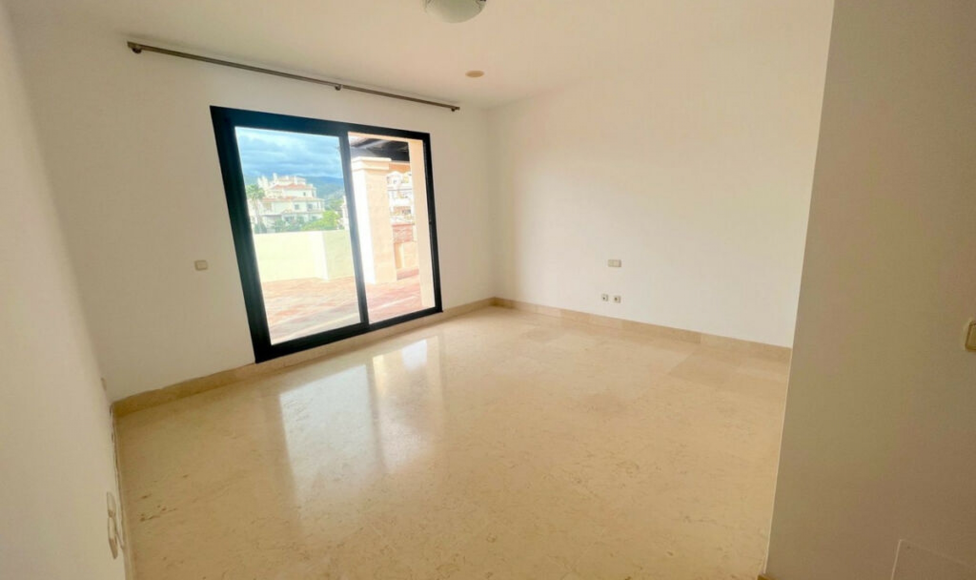 Další prodej - Apartment -
Benahavís