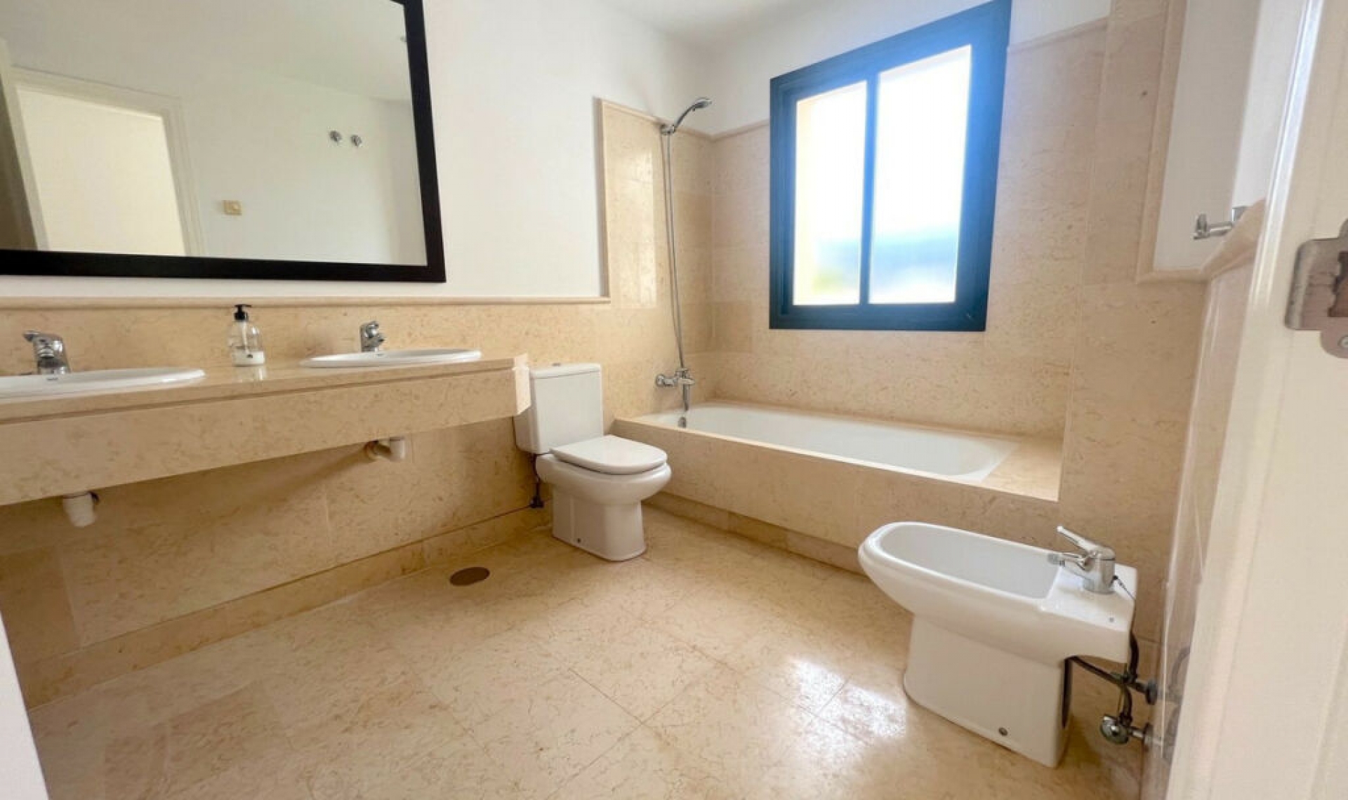 Další prodej - Apartment -
Benahavís