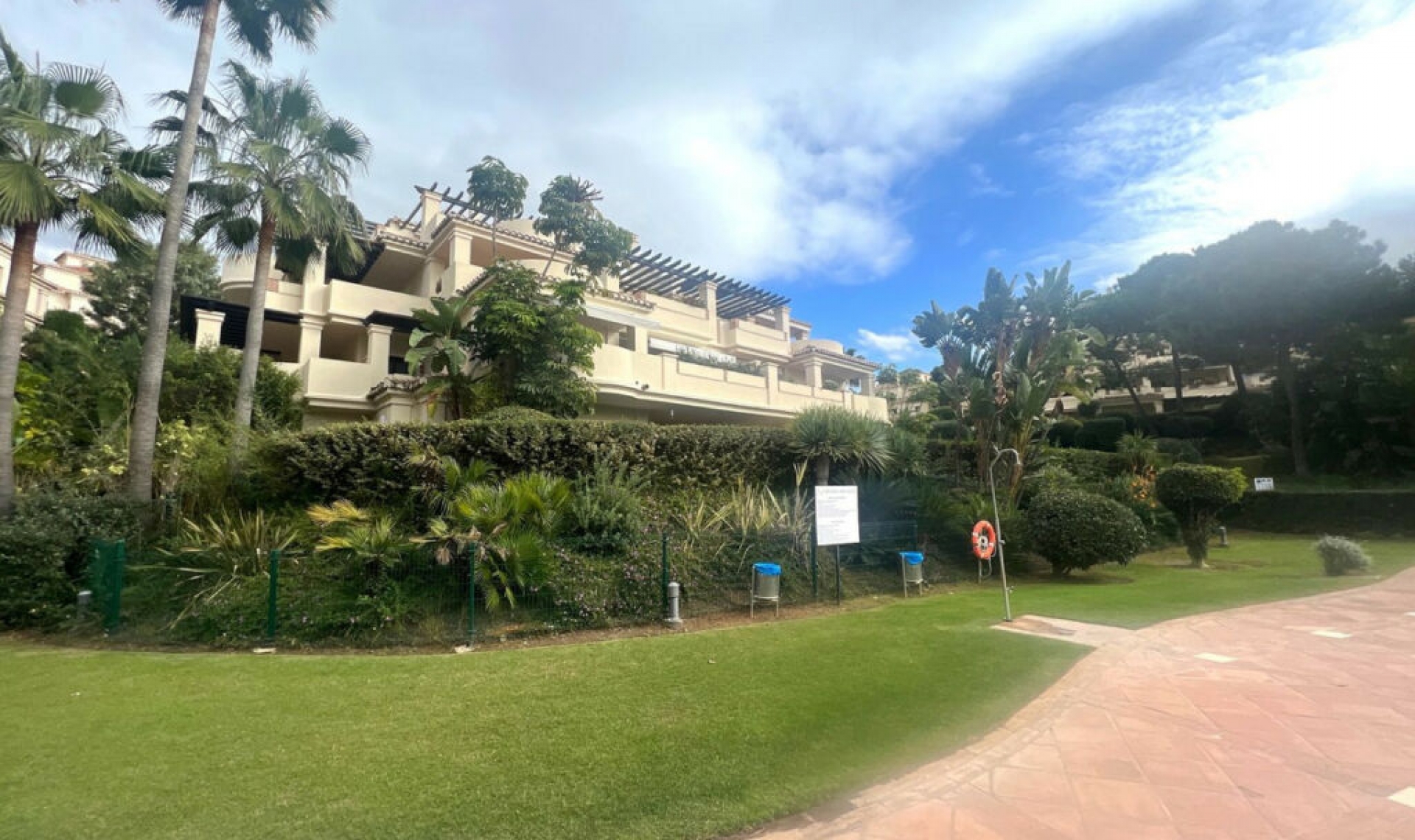 Další prodej - Apartment -
Benahavís