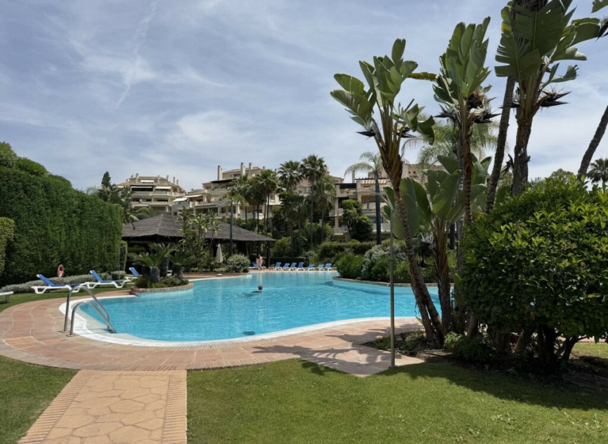 Další prodej - Apartment -
Benahavís