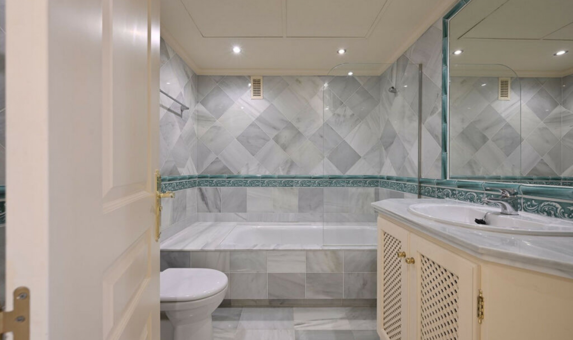 Další prodej - Apartment -
Benahavís