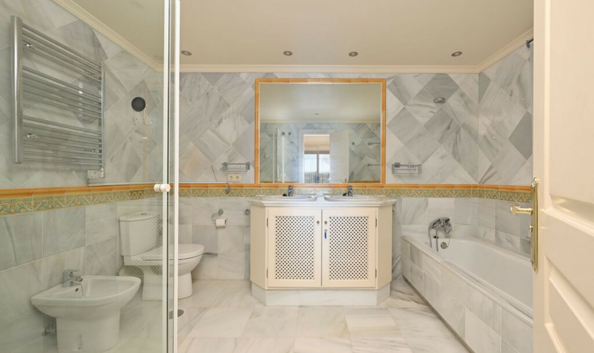 Další prodej - Apartment -
Benahavís