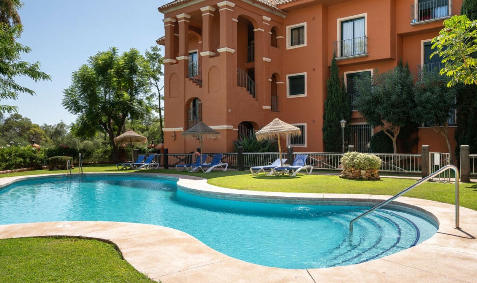 Další prodej - Apartment -
Benahavís