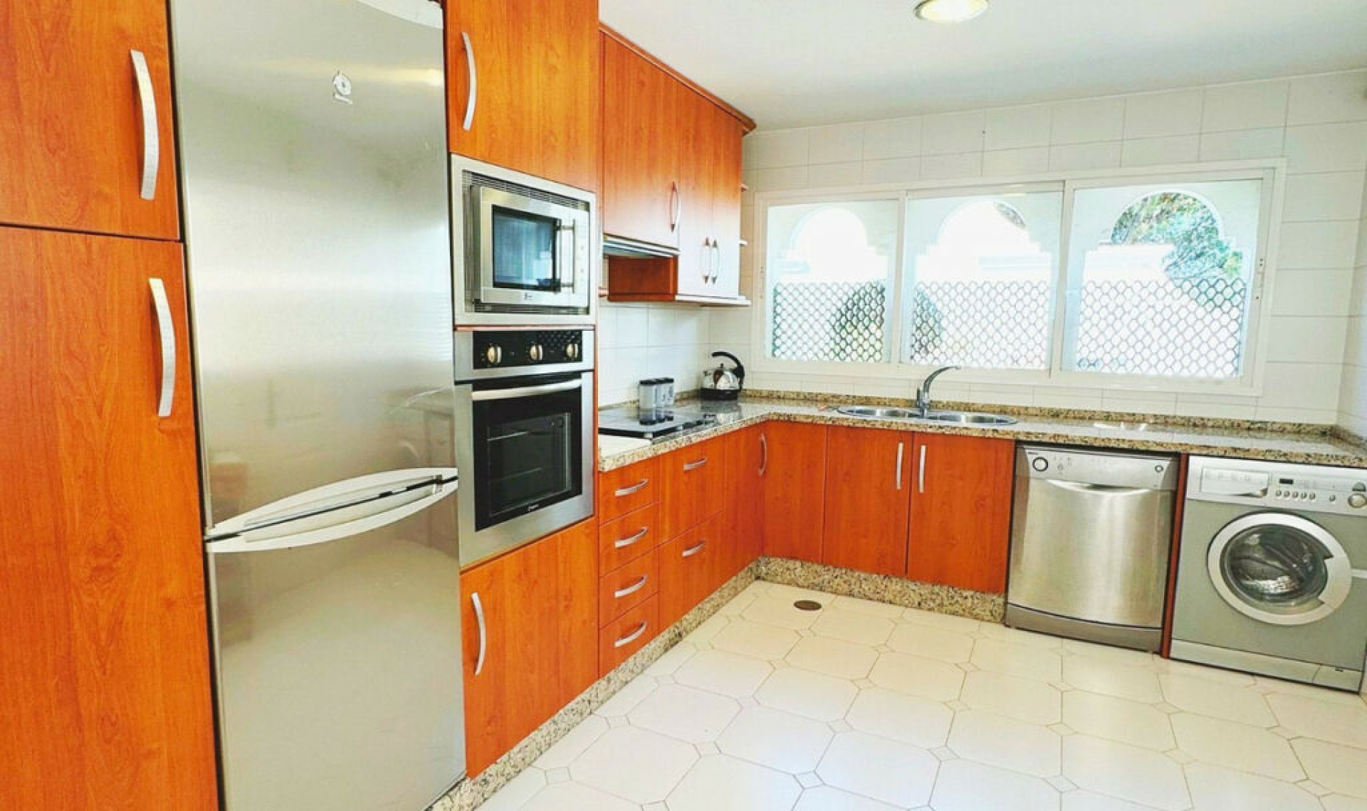 Další prodej - Apartment -
El Presidente