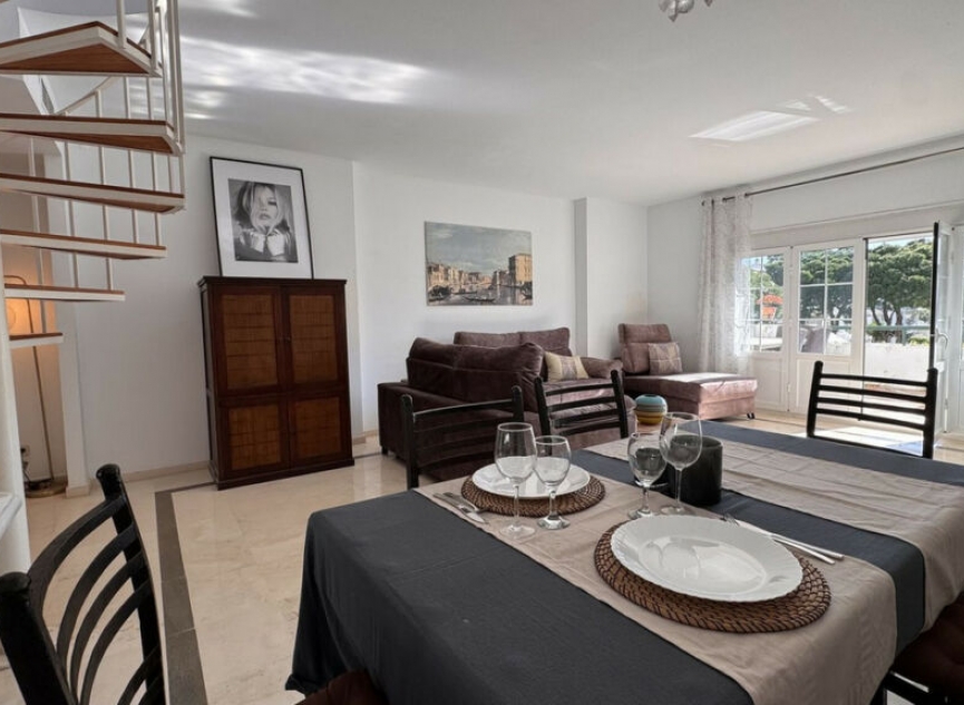Další prodej - Apartment -
El Presidente
