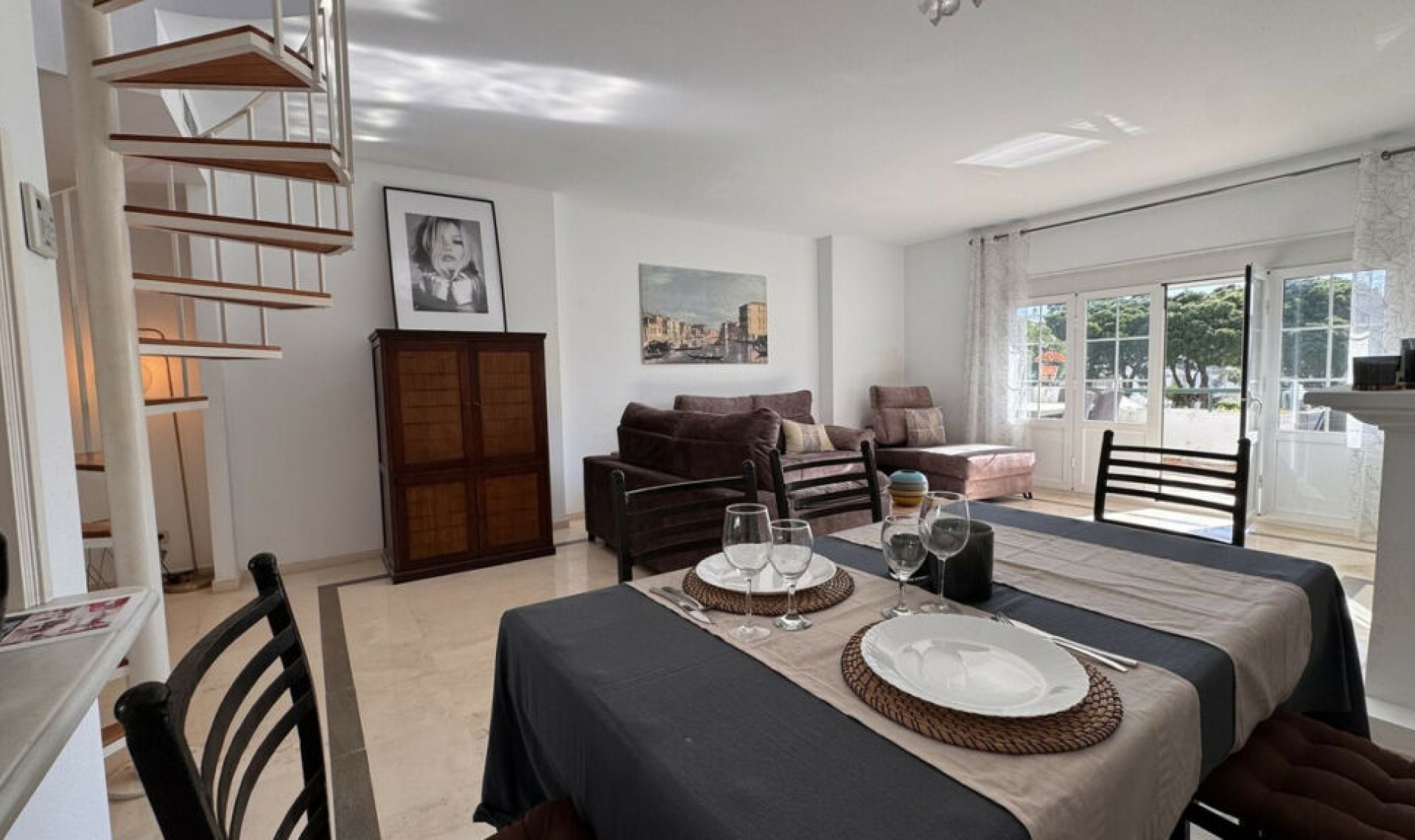 Další prodej - Apartment -
El Presidente