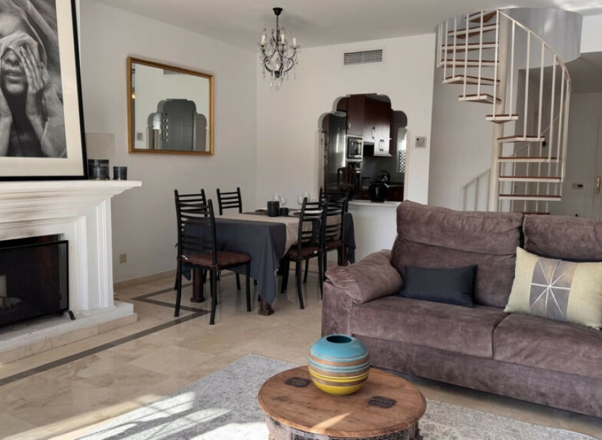Další prodej - Apartment -
El Presidente