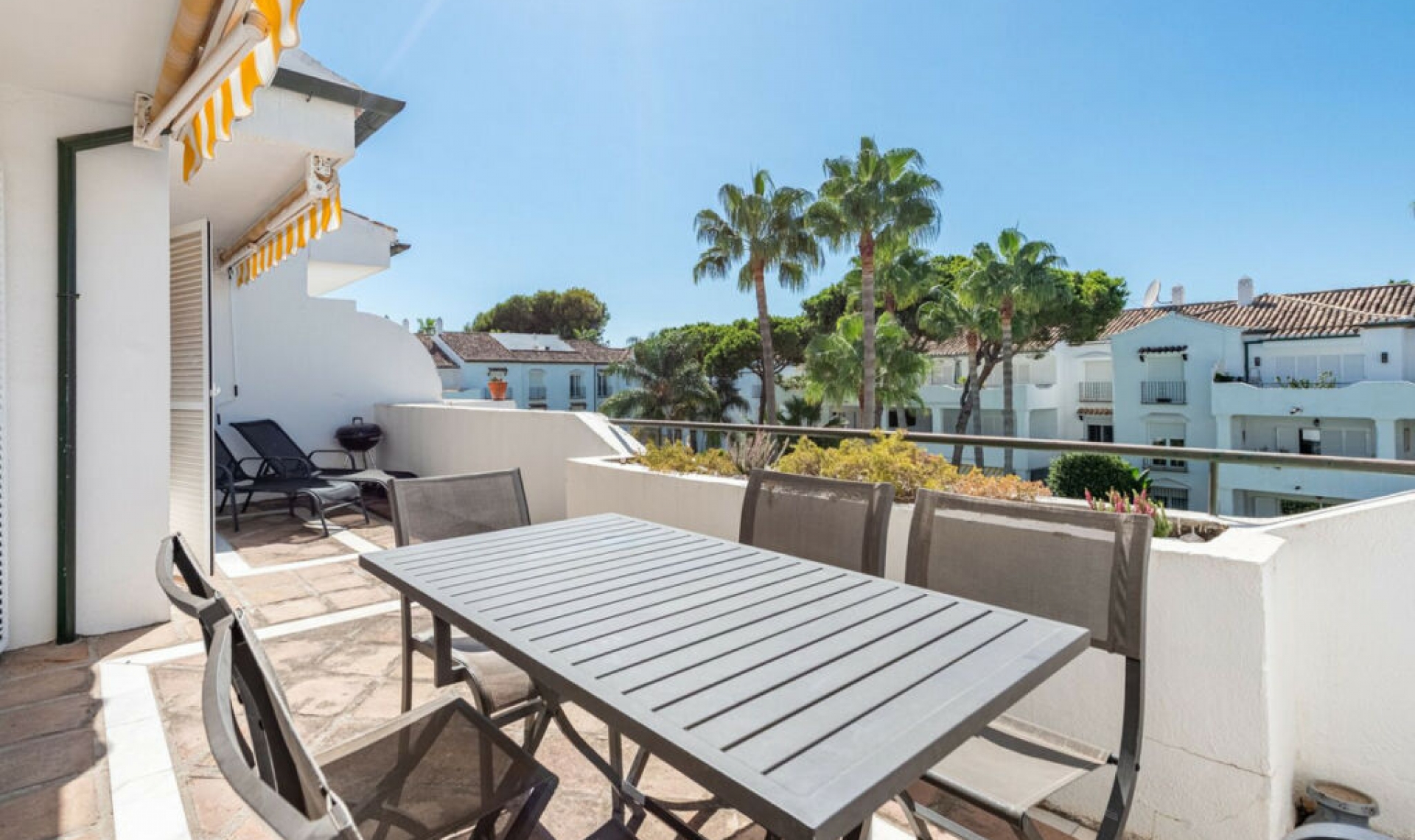 Další prodej - Apartment -
El Presidente