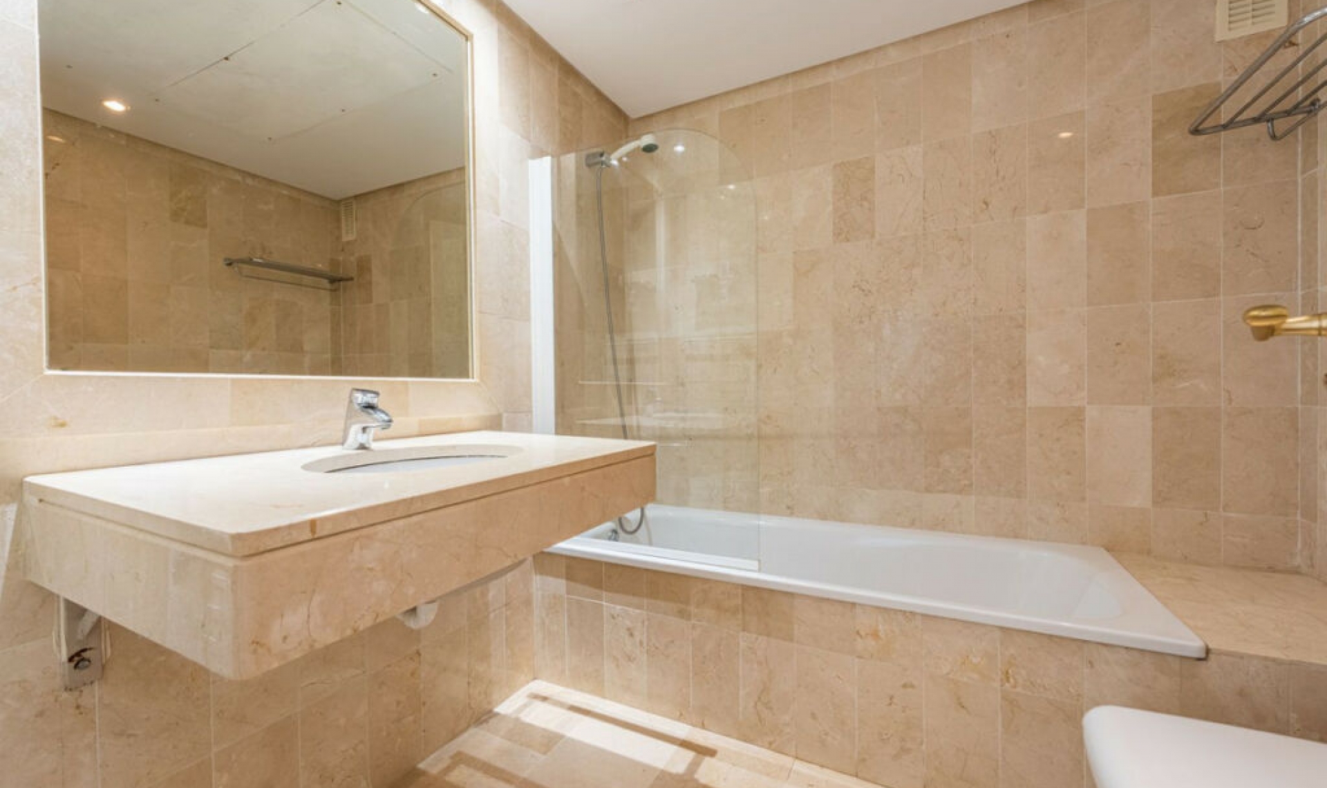 Další prodej - Apartment -
El Presidente