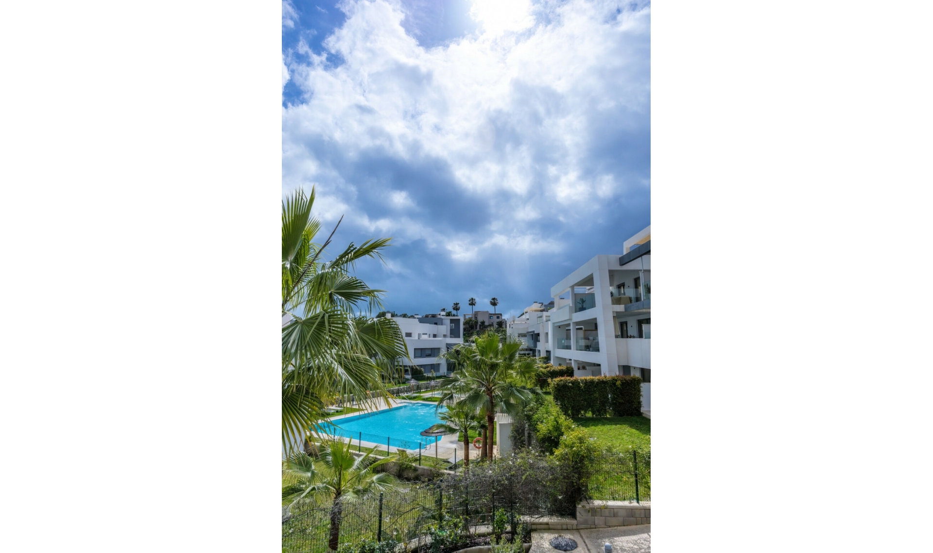 Další prodej - Apartment -
Estepona