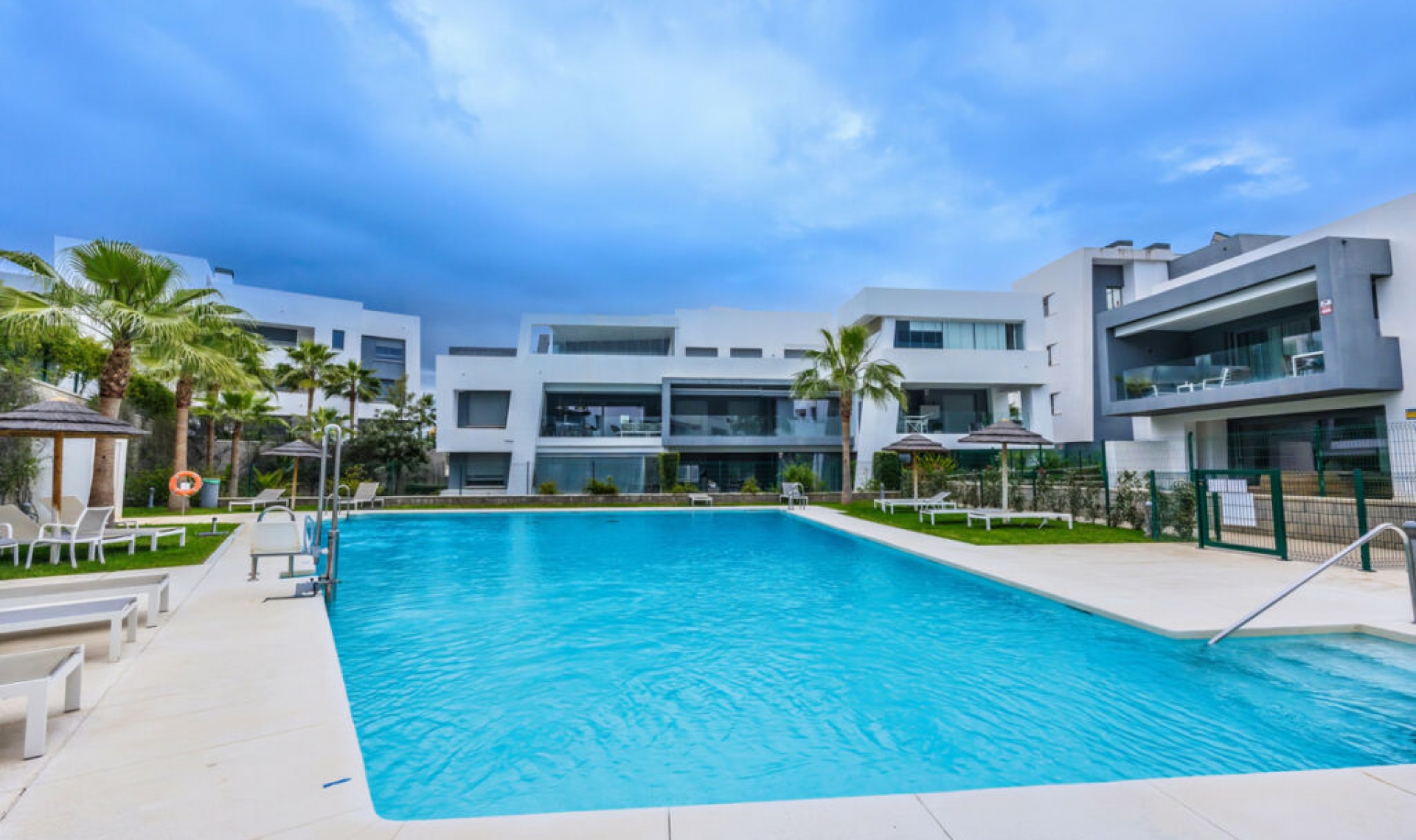 Další prodej - Apartment -
Estepona