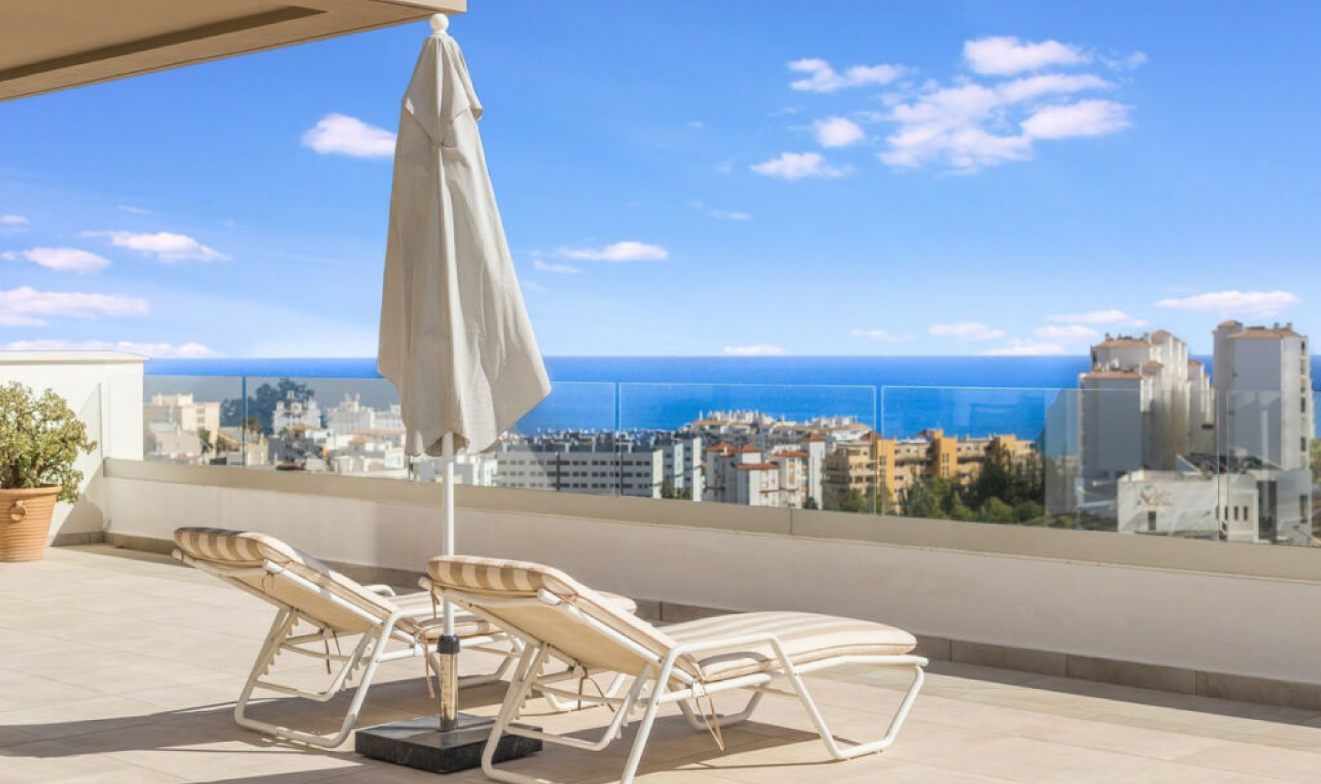 Další prodej - Apartment -
Estepona