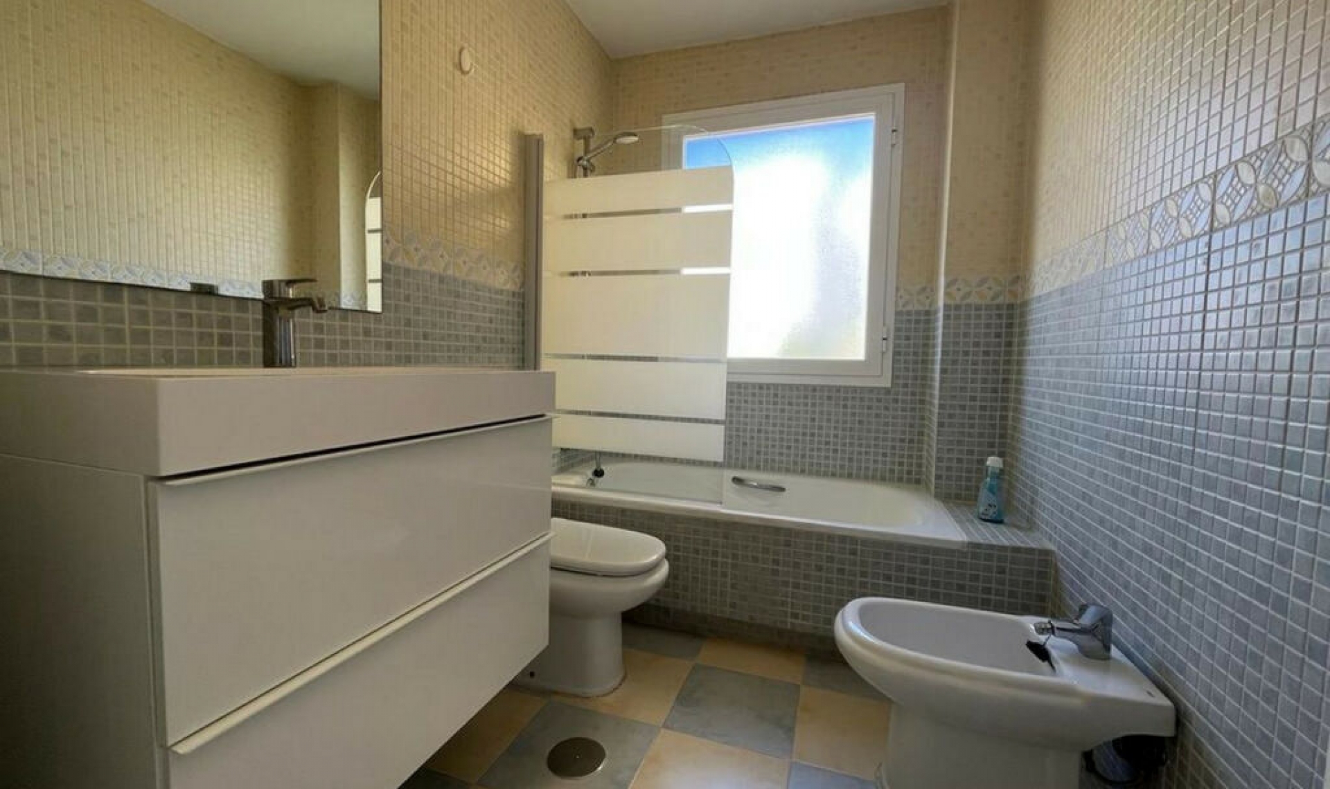 Další prodej - Apartment -
Estepona