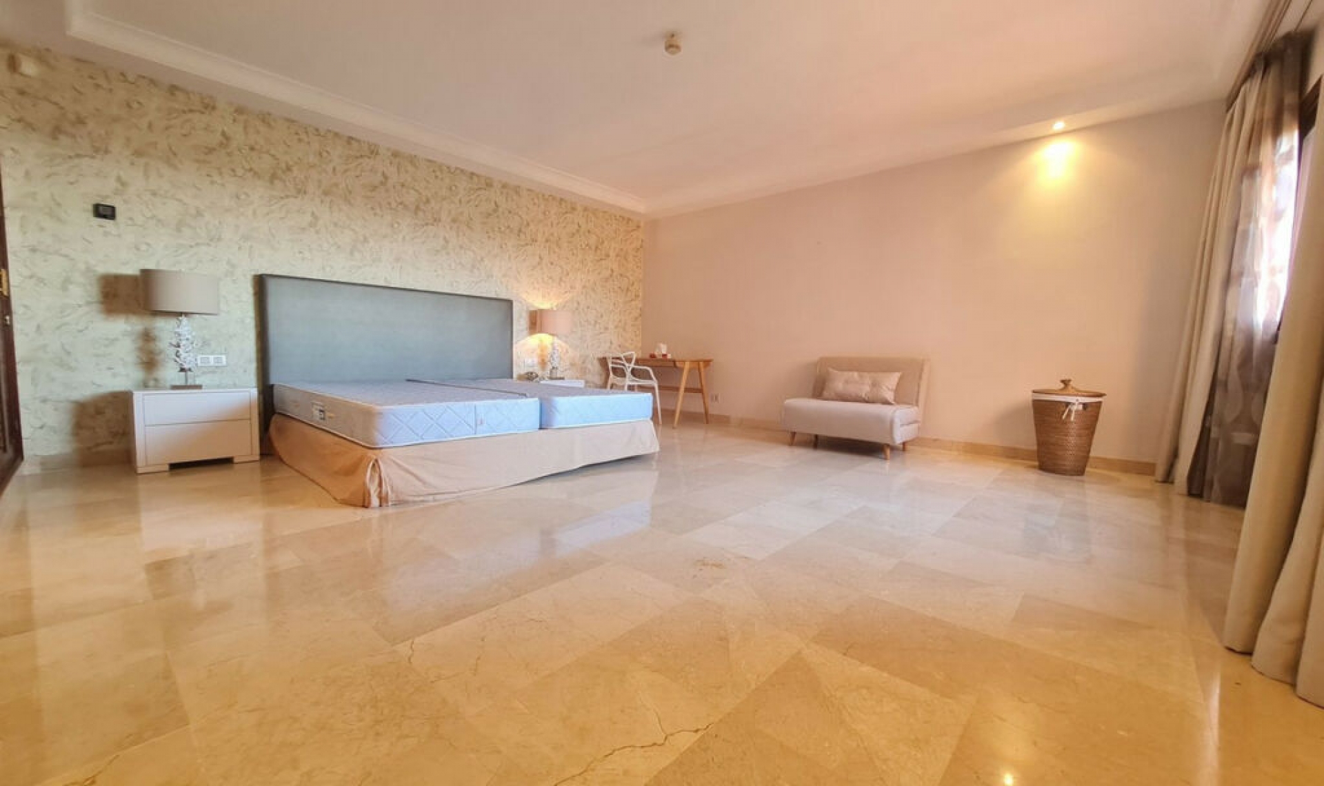 Další prodej - Apartment -
Estepona