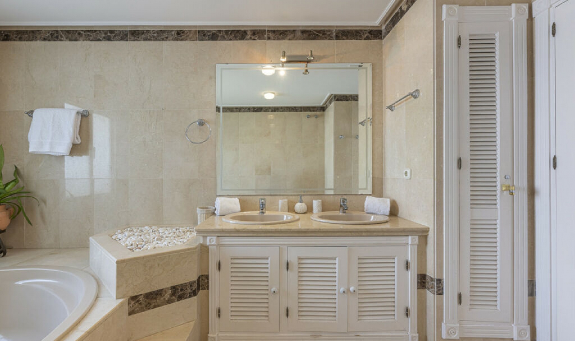 Další prodej - Apartment -
Estepona