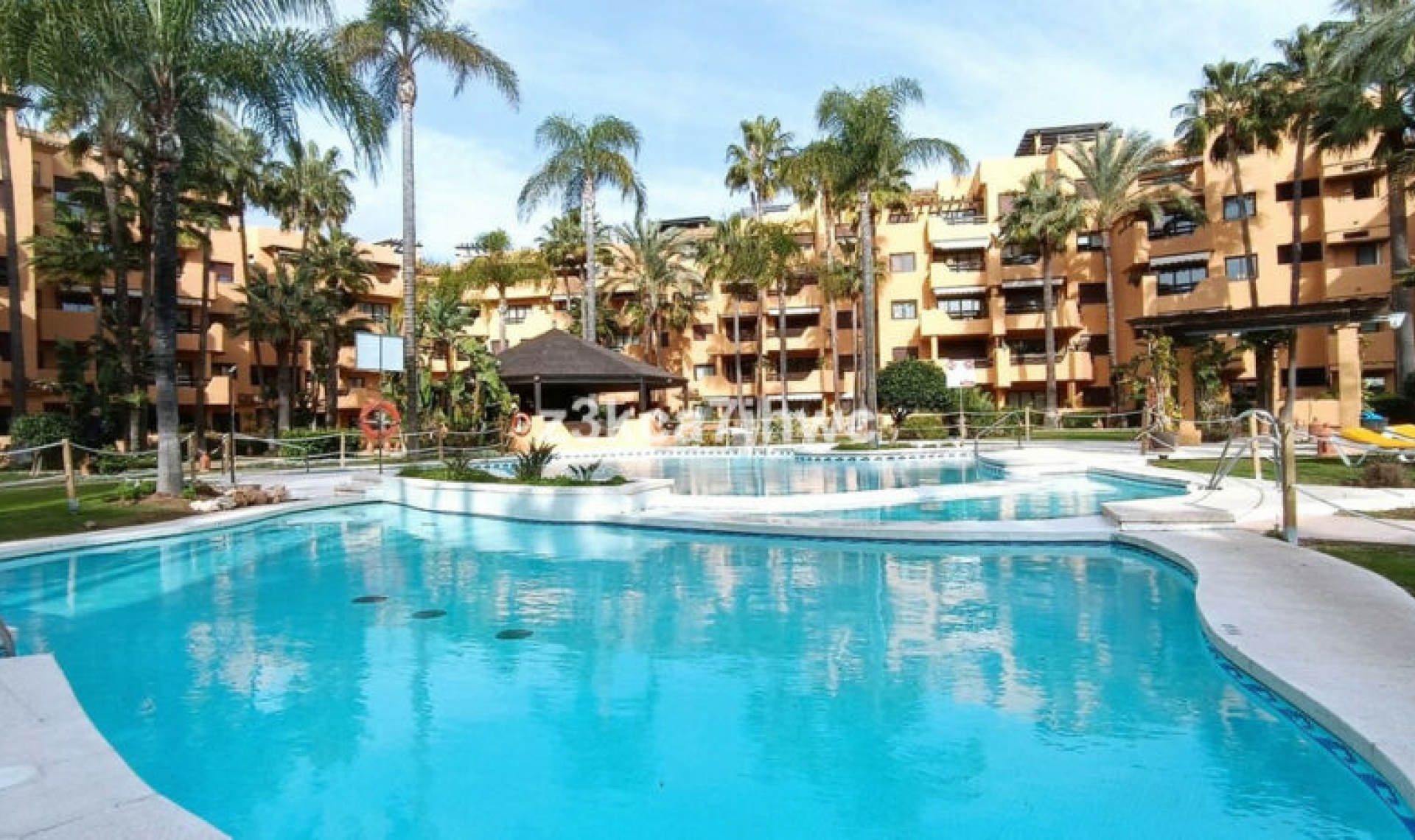 Další prodej - Apartment -
Estepona