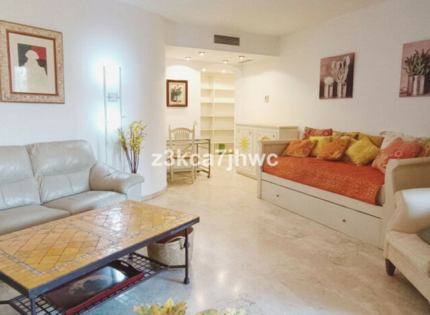Další prodej - Apartment -
Estepona