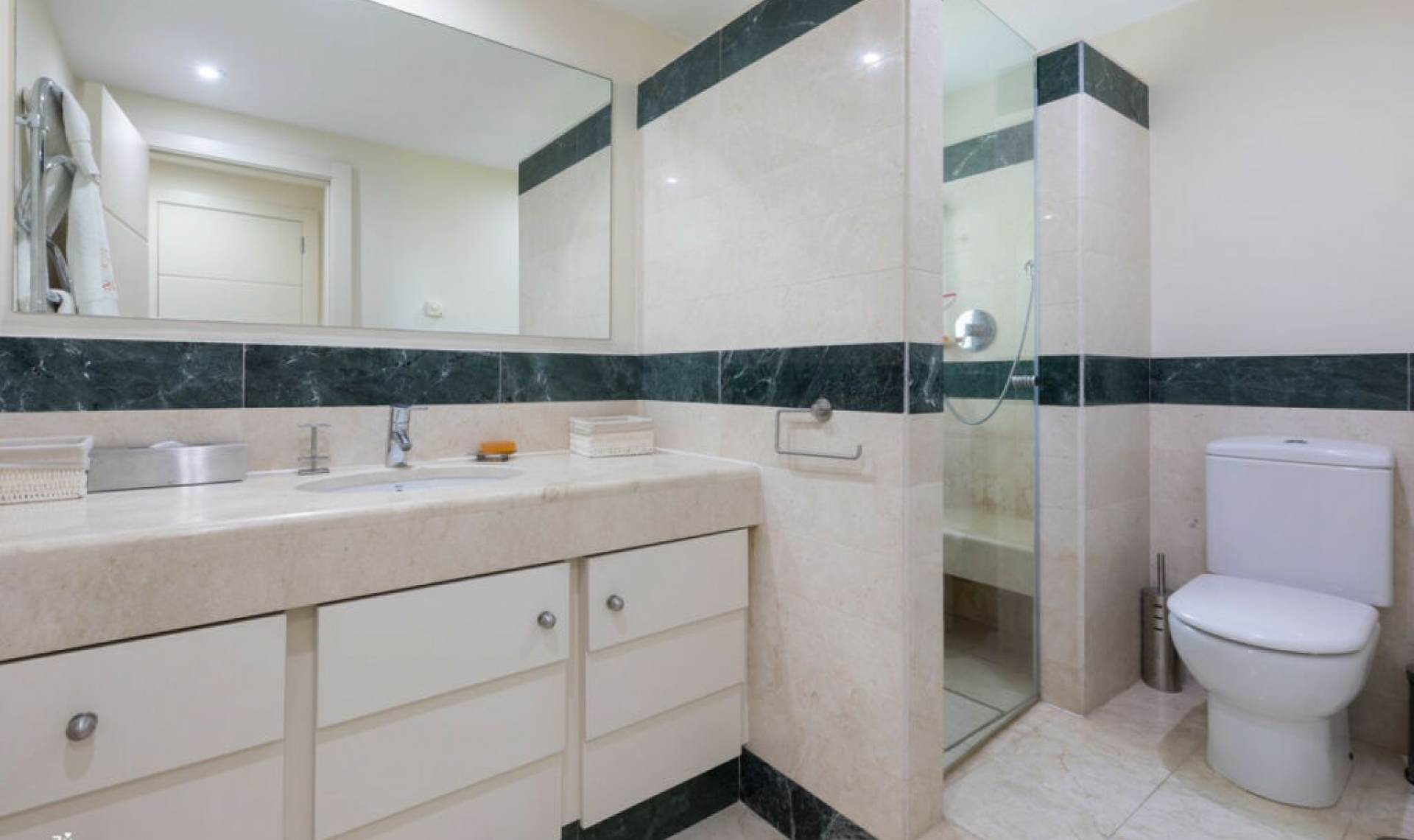 Další prodej - Apartment -
Estepona