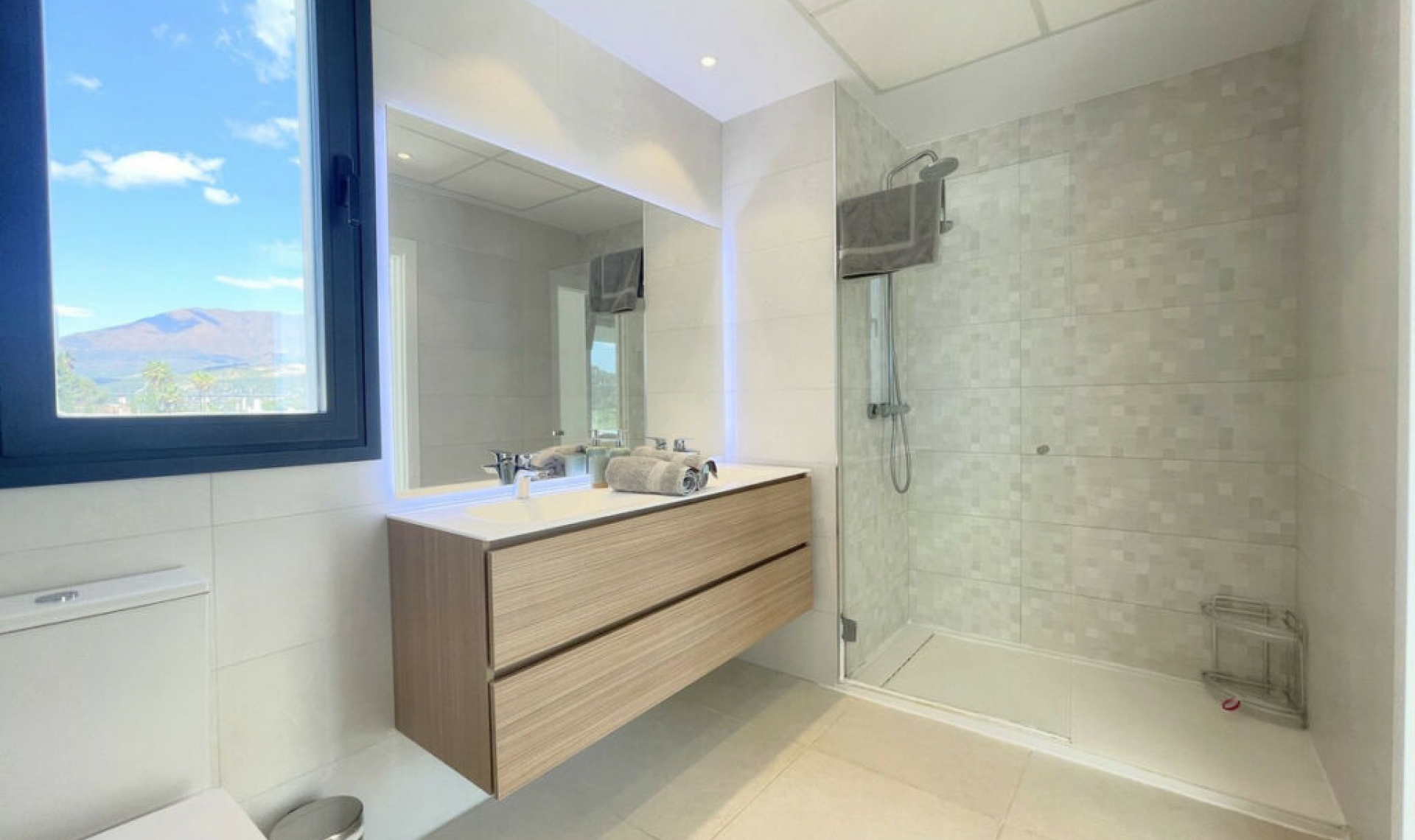Další prodej - Apartment -
Estepona