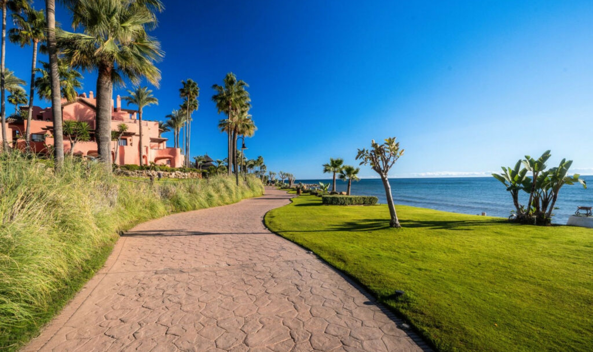 Další prodej - Apartment -
Estepona