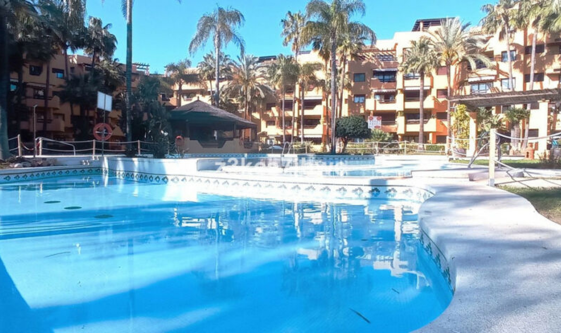 Další prodej - Apartment -
Estepona