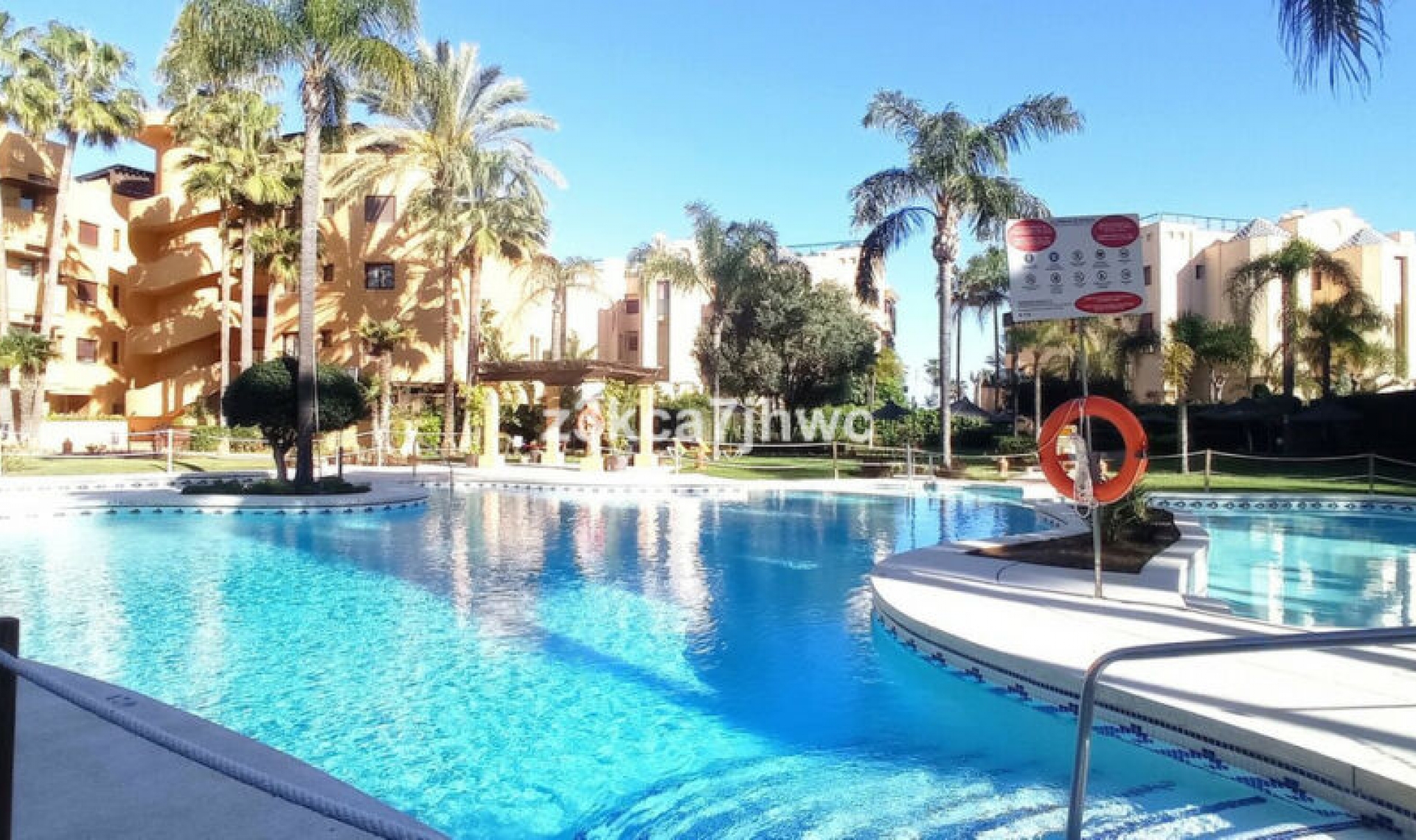 Další prodej - Apartment -
Estepona