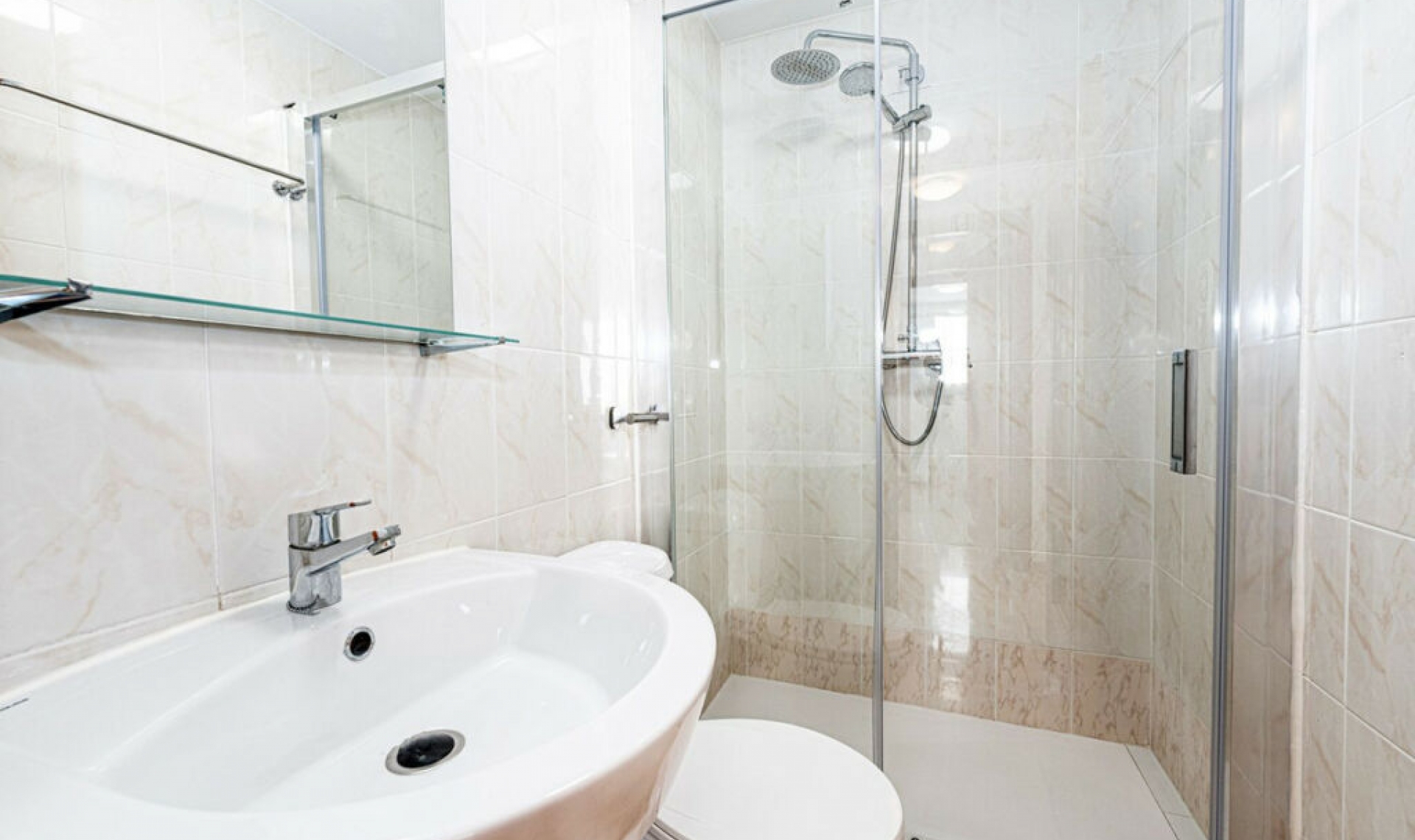 Další prodej - Apartment -
Estepona