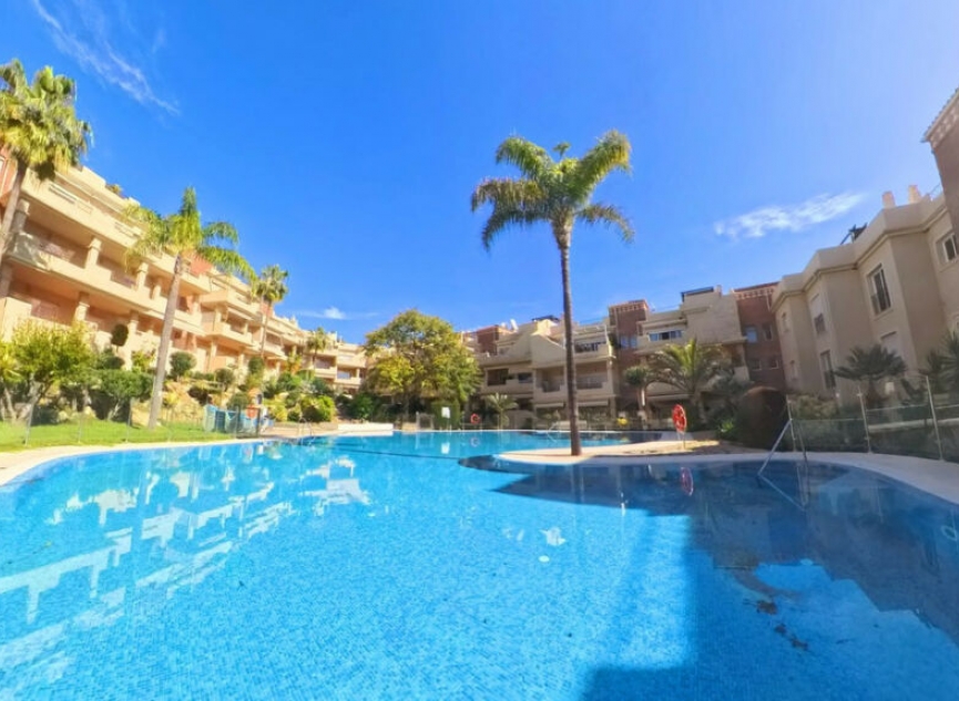 Další prodej - Apartment -
Estepona