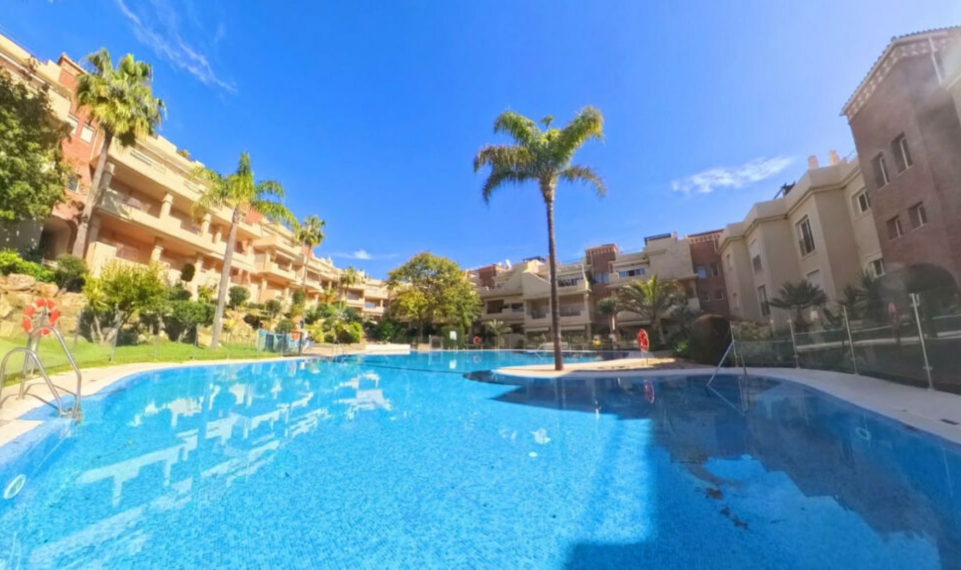 Další prodej - Apartment -
Estepona
