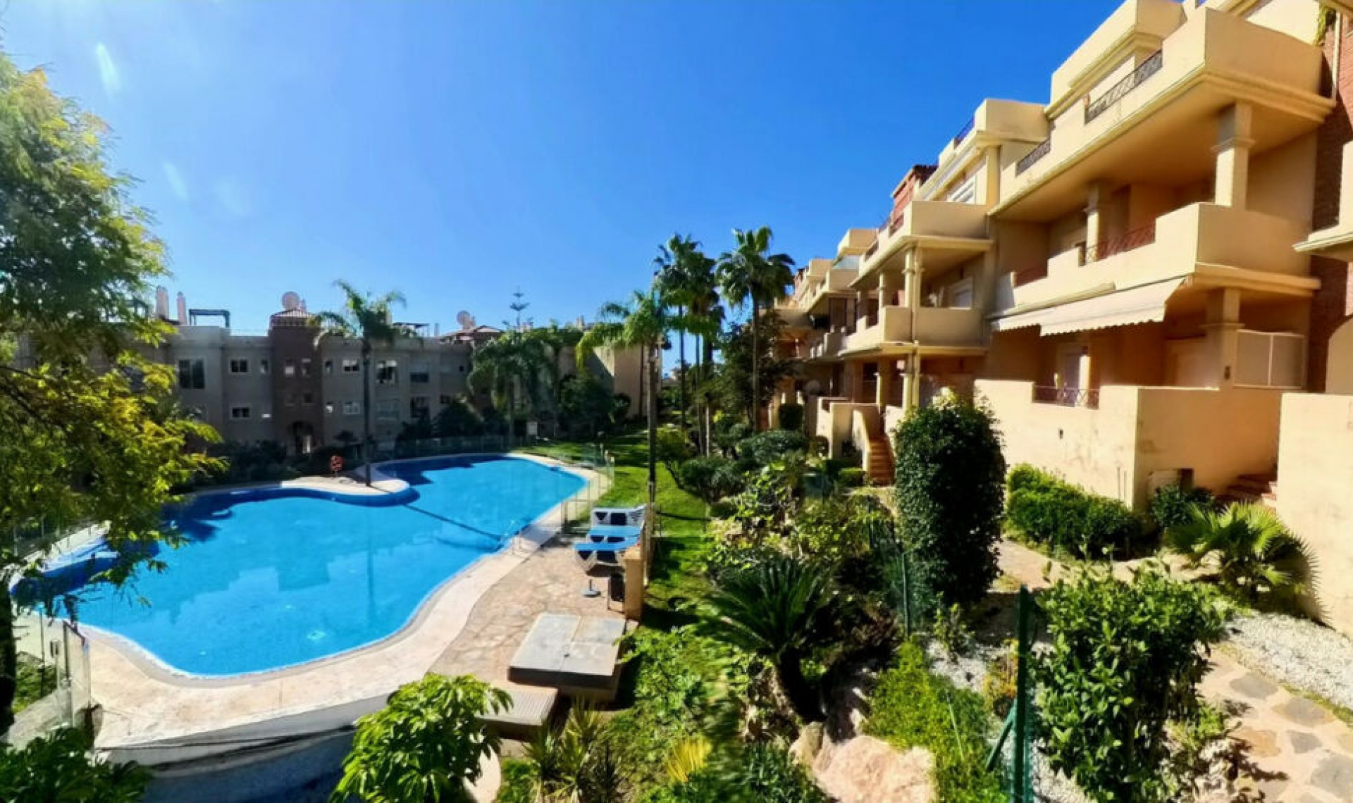 Další prodej - Apartment -
Estepona