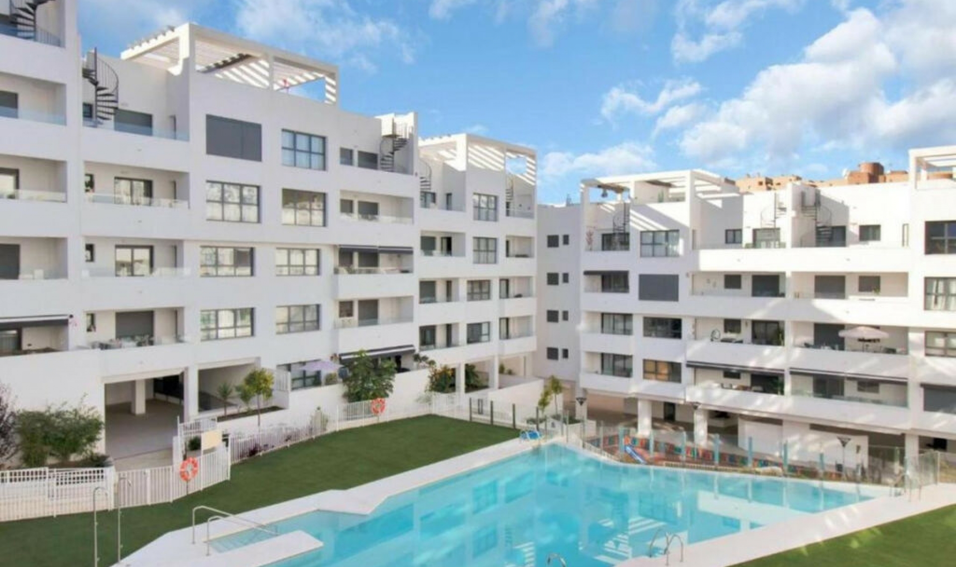 Další prodej - Apartment -
Estepona