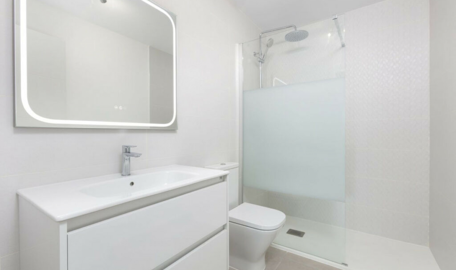 Další prodej - Apartment -
Estepona