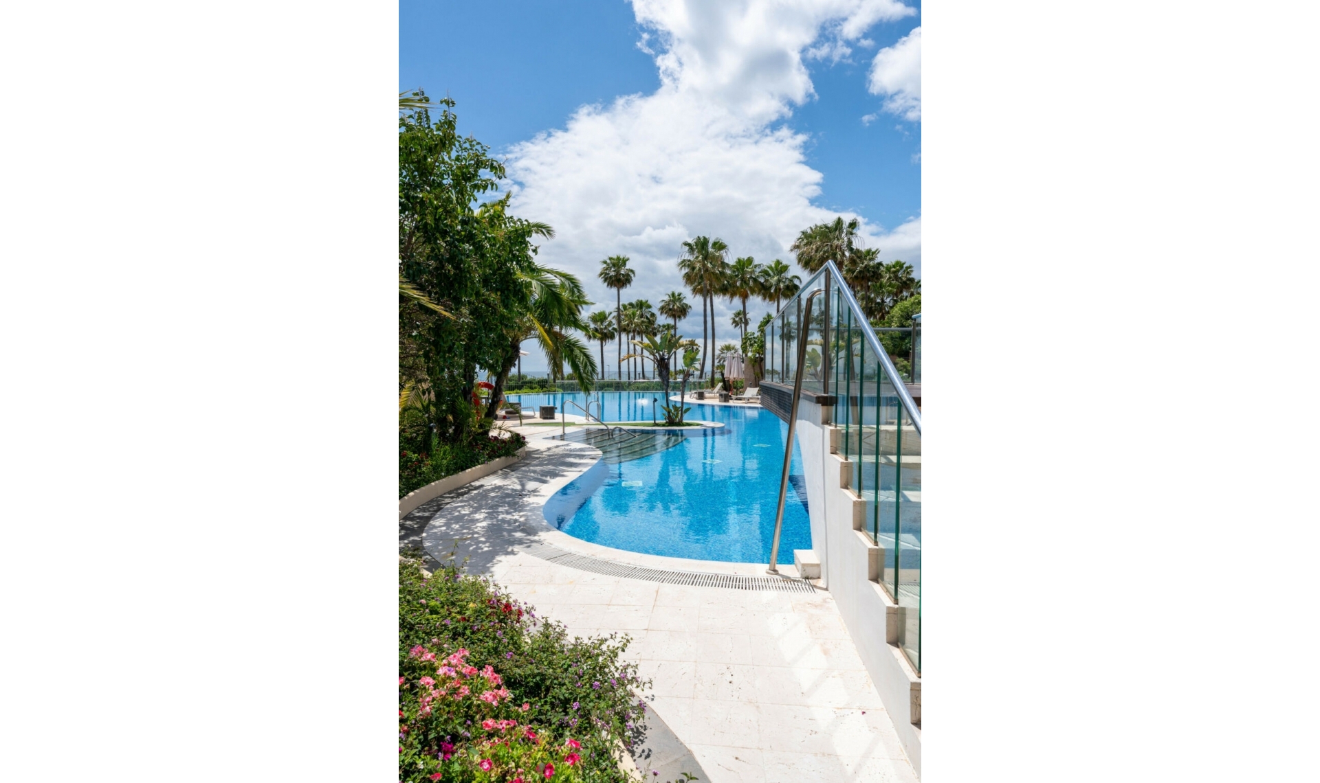 Další prodej - Apartment -
Estepona