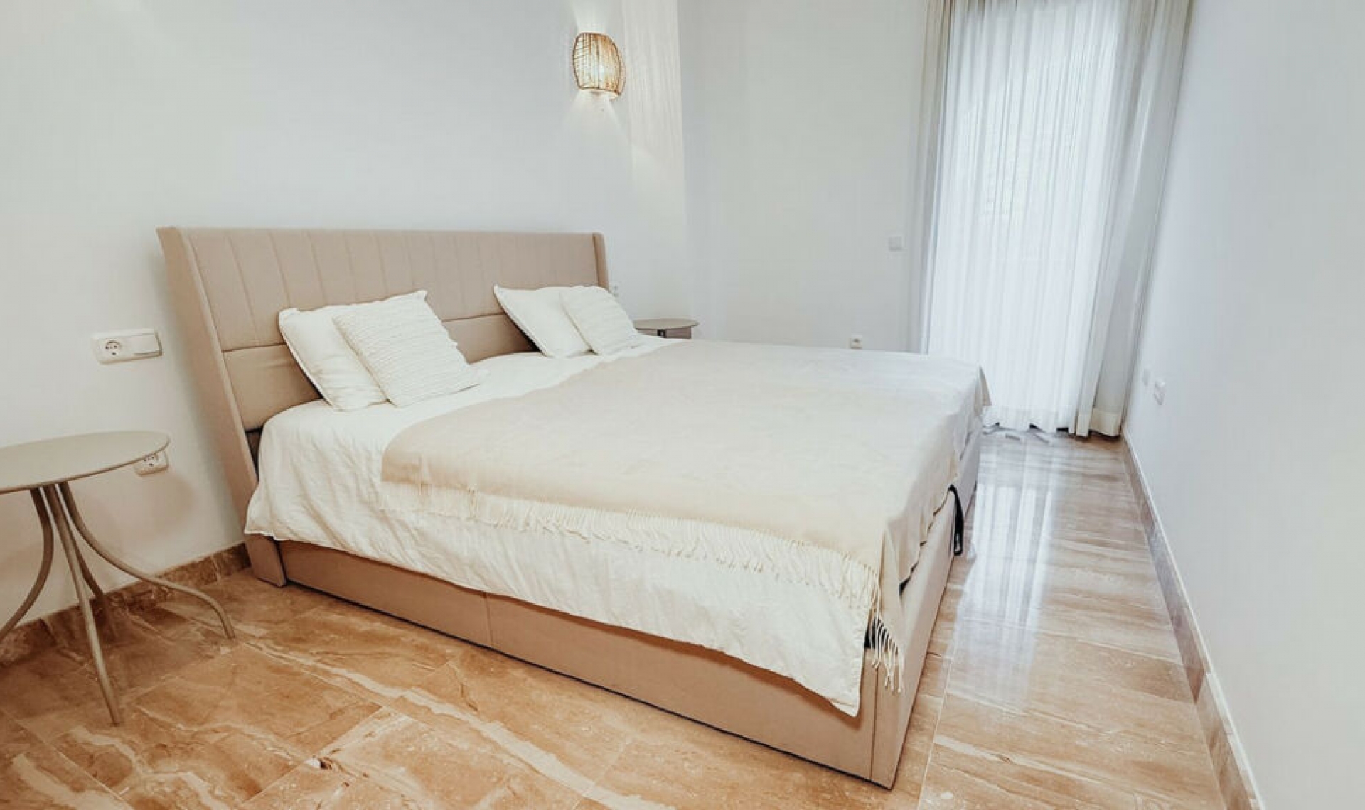 Další prodej - Apartment -
Estepona
