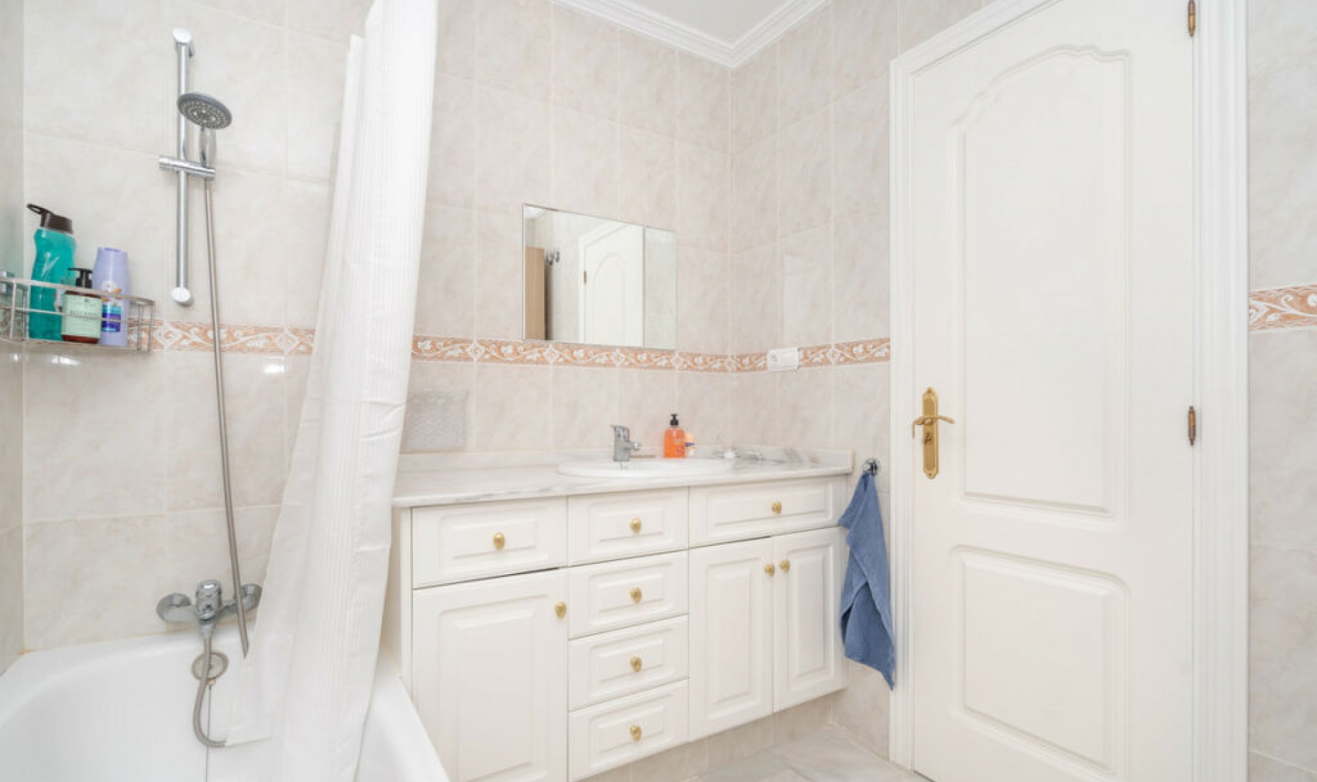 Další prodej - Apartment -
Estepona