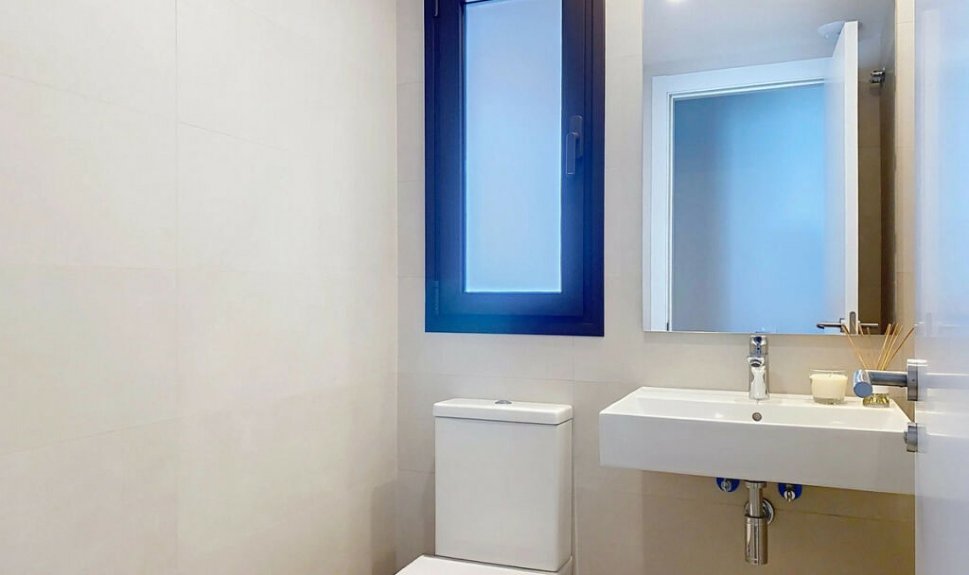 Další prodej - Apartment -
Estepona
