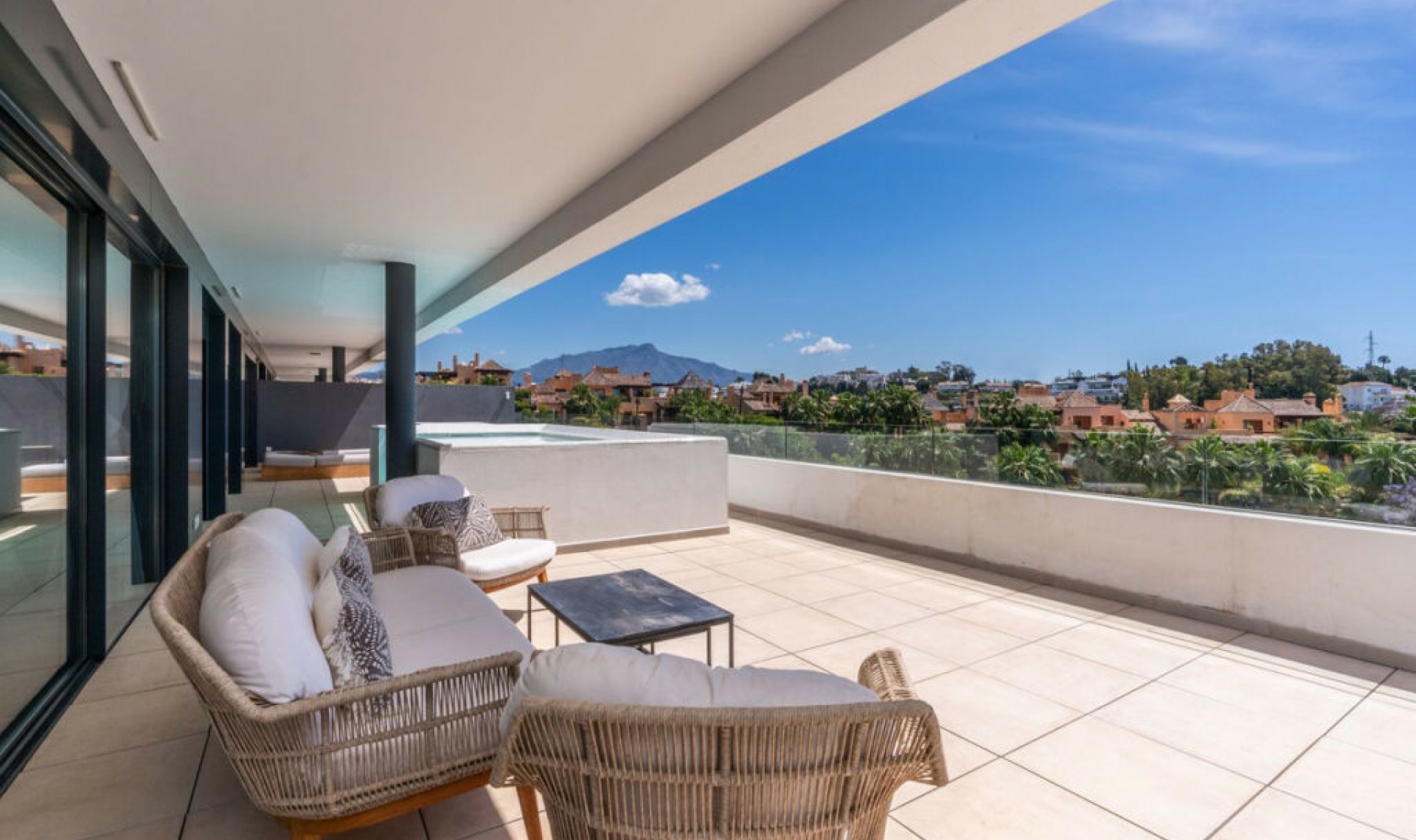 Další prodej - Apartment -
Estepona