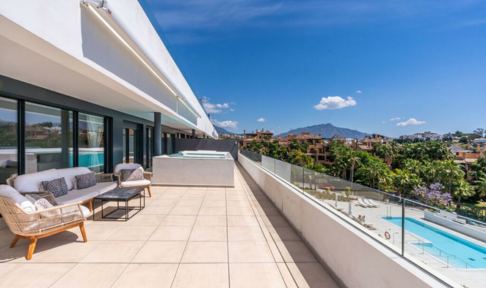 Další prodej - Apartment -
Estepona