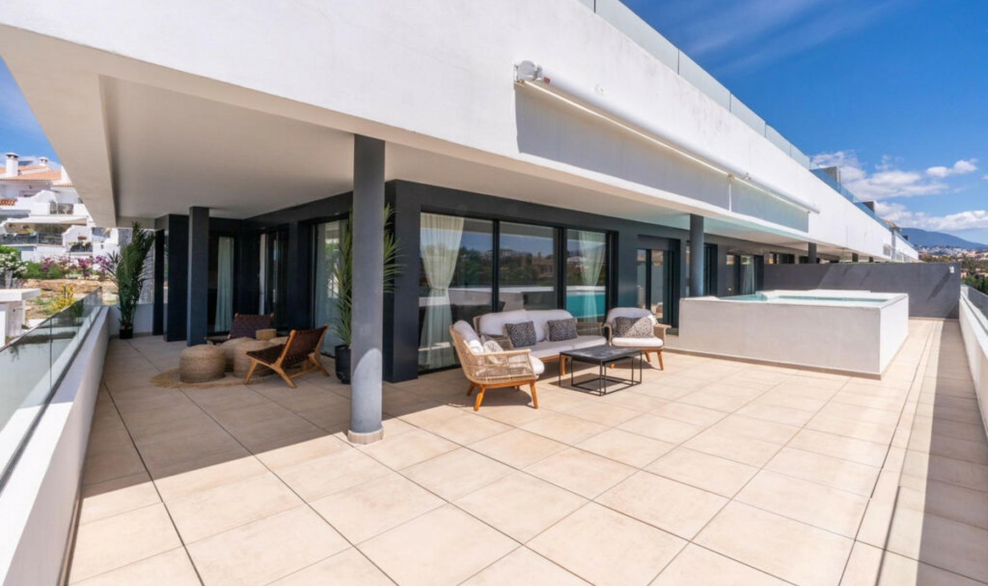 Další prodej - Apartment -
Estepona
