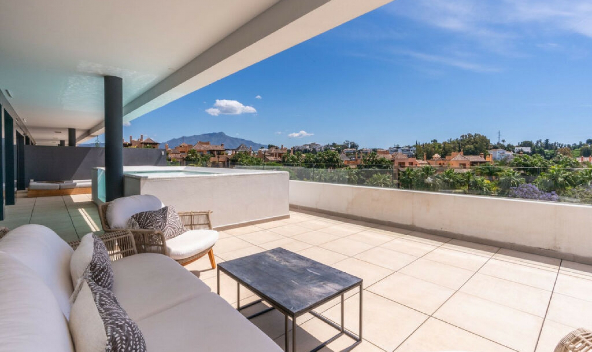 Další prodej - Apartment -
Estepona