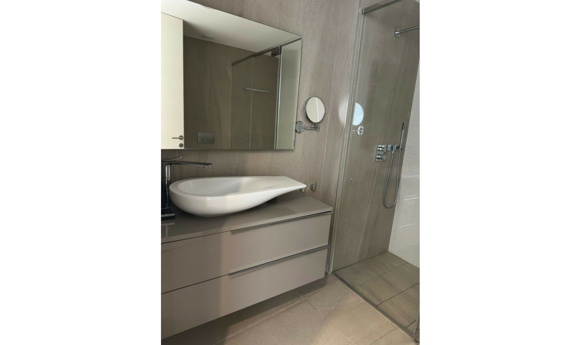 Další prodej - Apartment -
Estepona