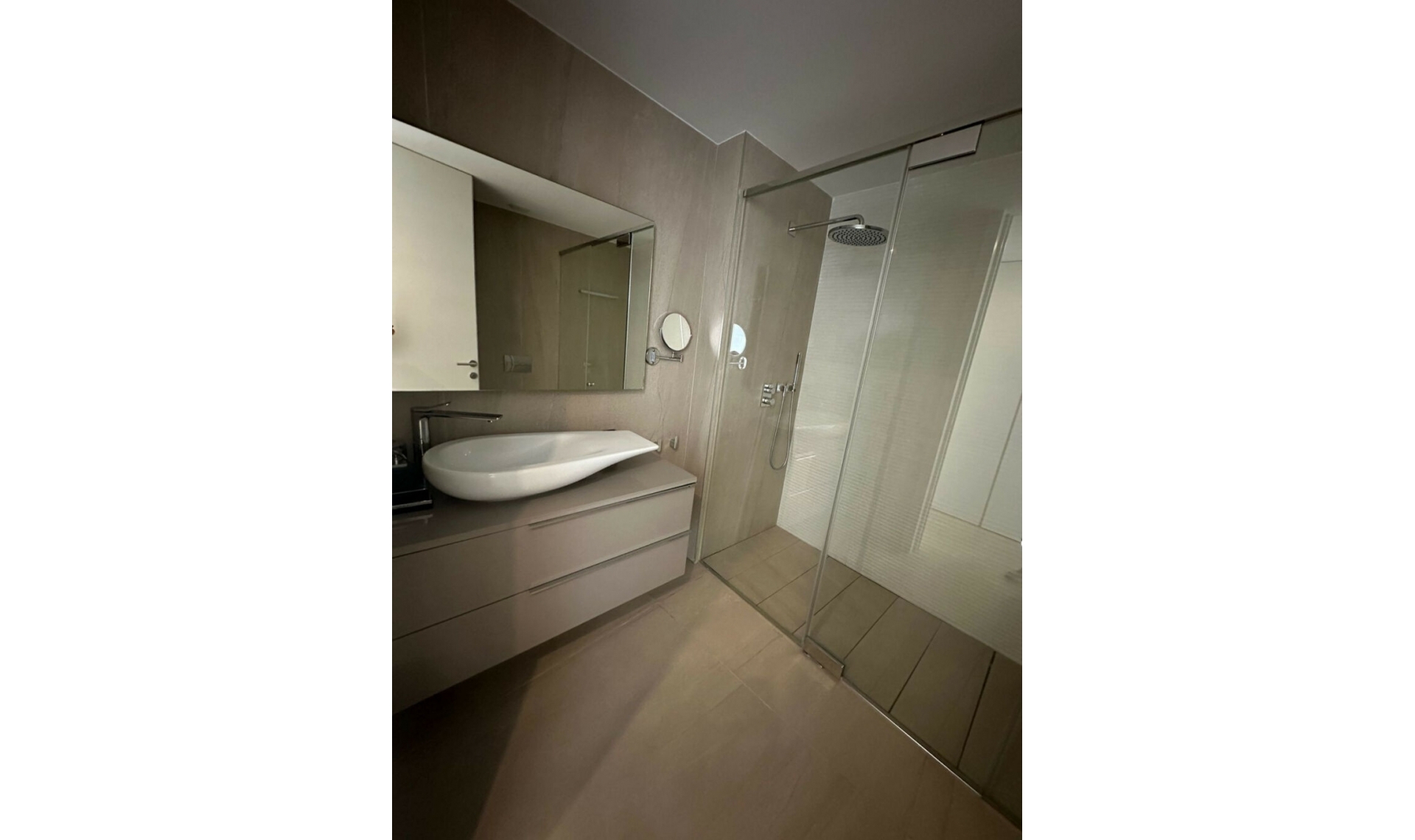 Další prodej - Apartment -
Estepona